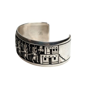 Hopi BENNETT KAGENVEMA overlay silver bangle “Kachina”