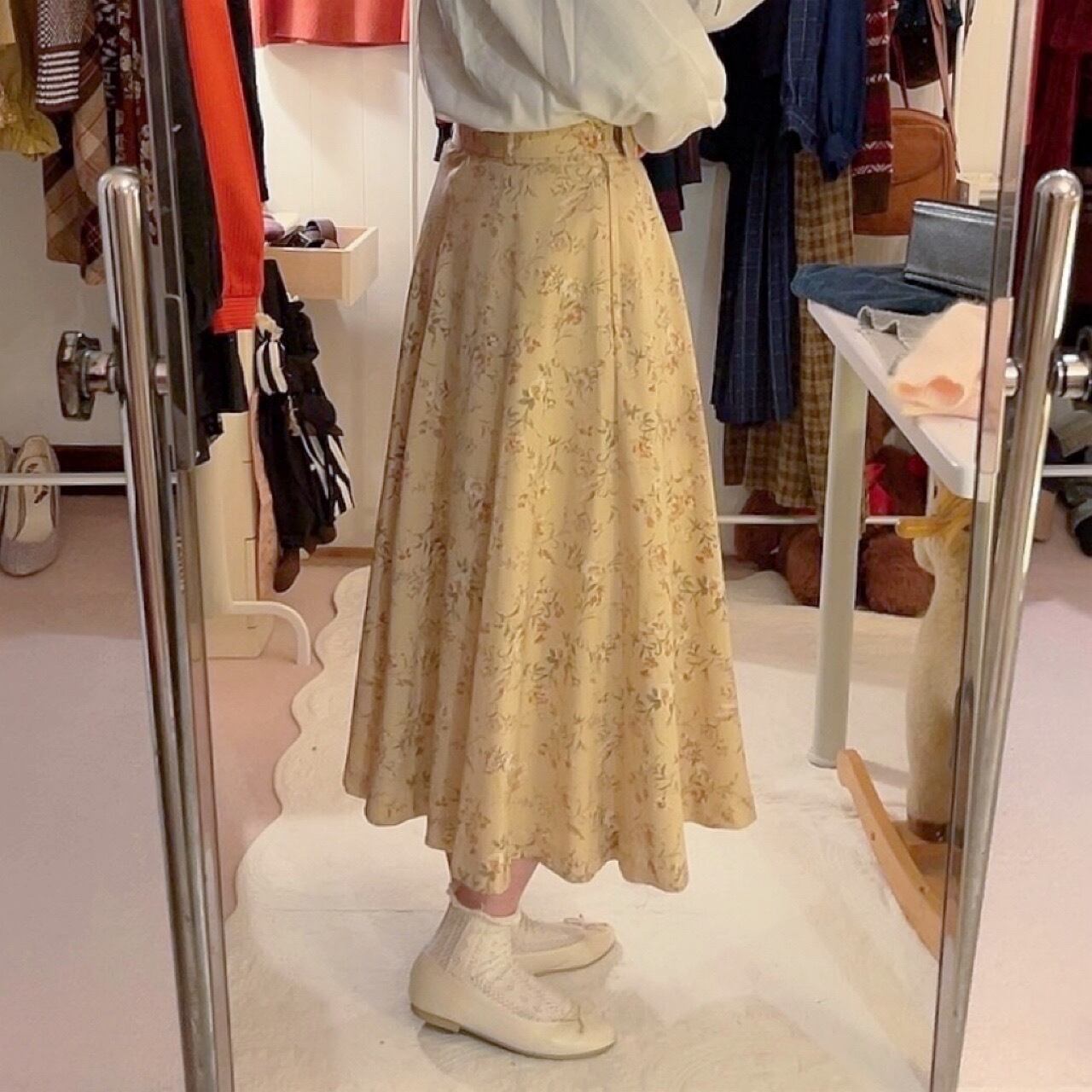 cream beige flower belt flare skirt