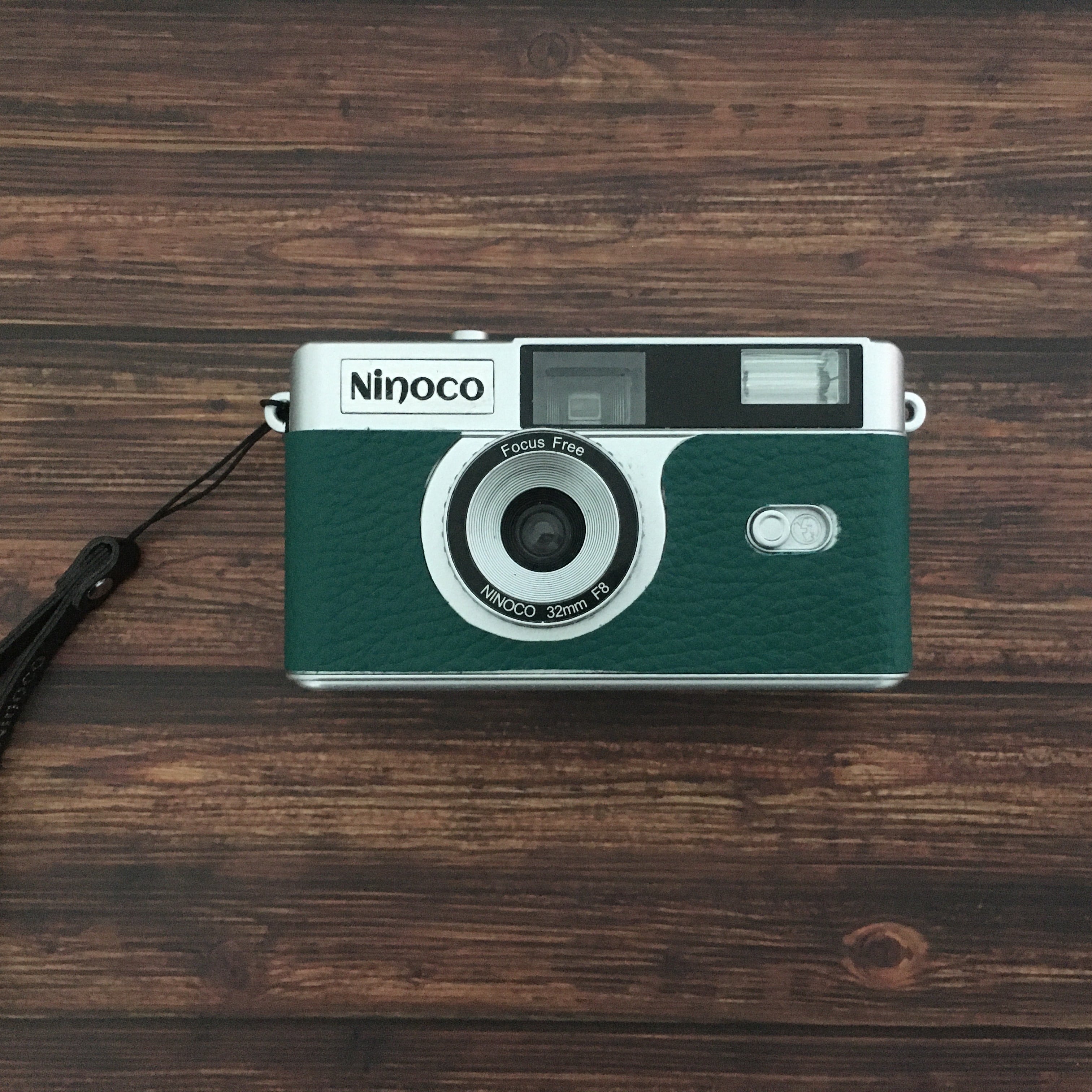 Compact 35mm フィルムカメラ ＜アボカドグリーン>