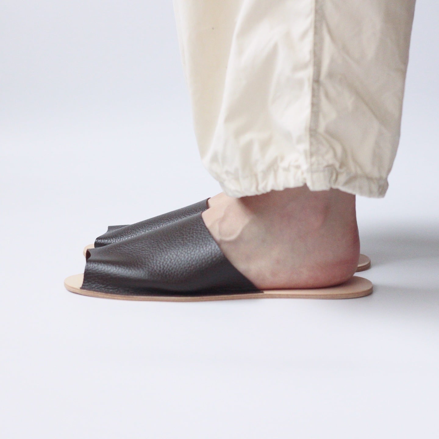 スリッパ Slippers (dark brown) | tomorka | 和歌山
