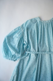 【suie】Polka dot gathered sleeve dress/ポルカドットパフスリーブワンピース(水色×青ドット)