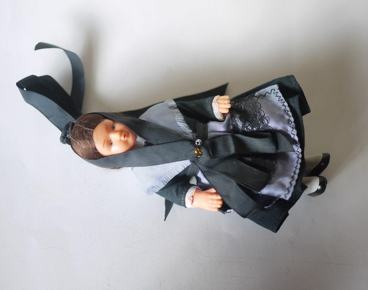 黒い民族衣装人形 ドイツヴィンテージドール | こりすのパン屋Base店