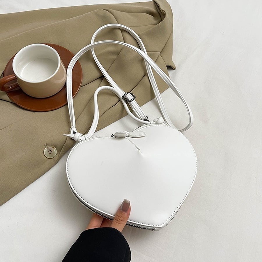 新品★未使用　【希少】メオンブルー　ハート型パッチ付きシルバーかごバッグ✨✨ シルバーバッグ DPB73019 – CRAMMY