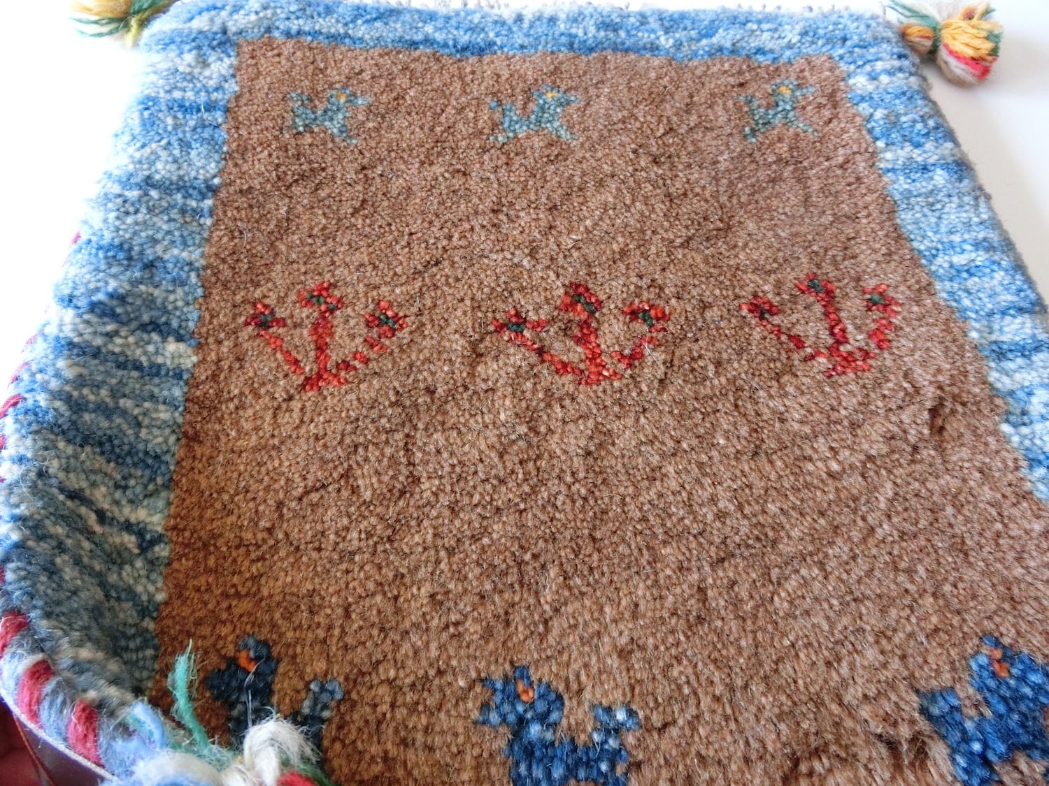 ペルシャ産 手織りギャッベ【座布団サイズ】A84 | Heris Carpet ヘリス