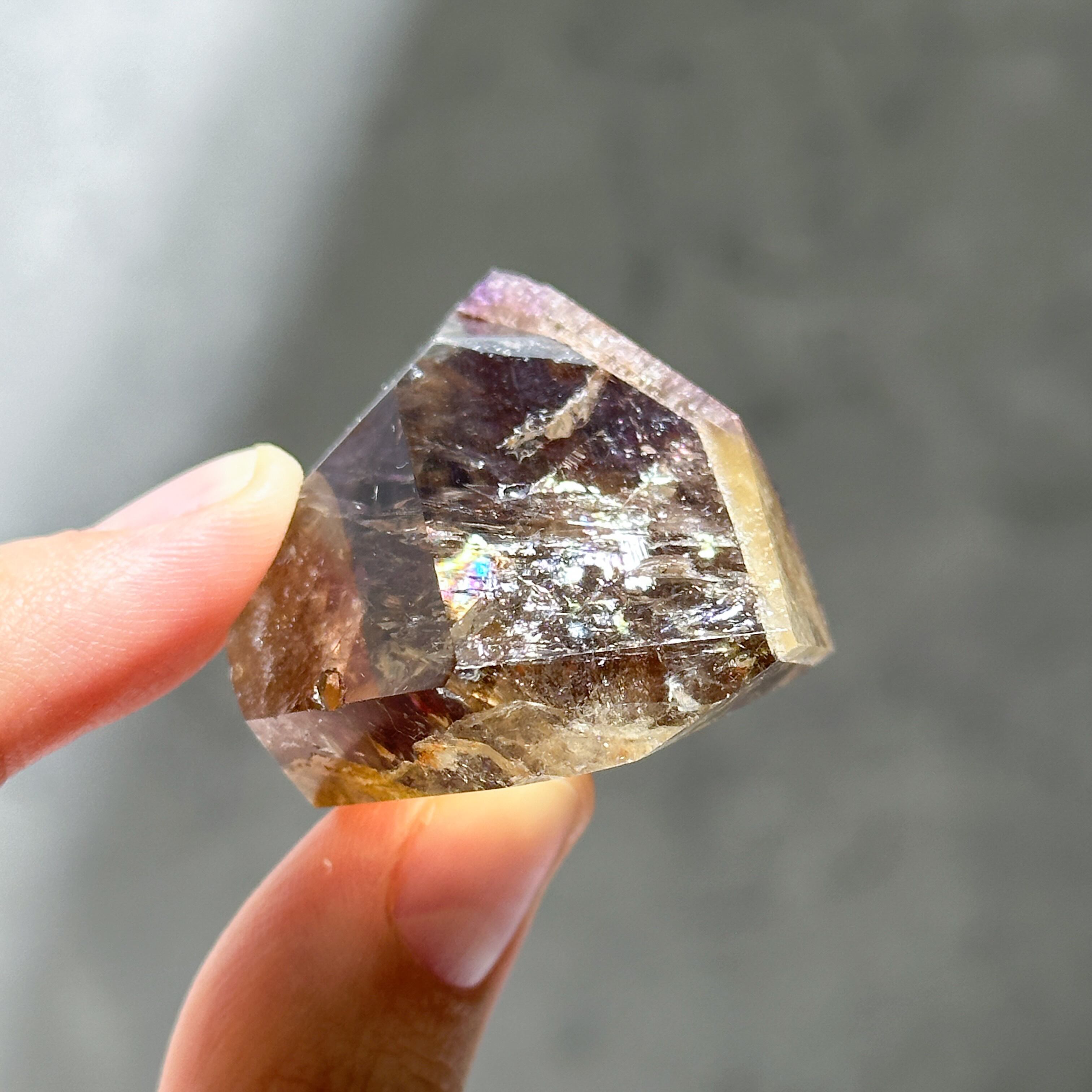 虹◎ゴイアス州クリスタリーナ産ドリームコートシトリン フリー