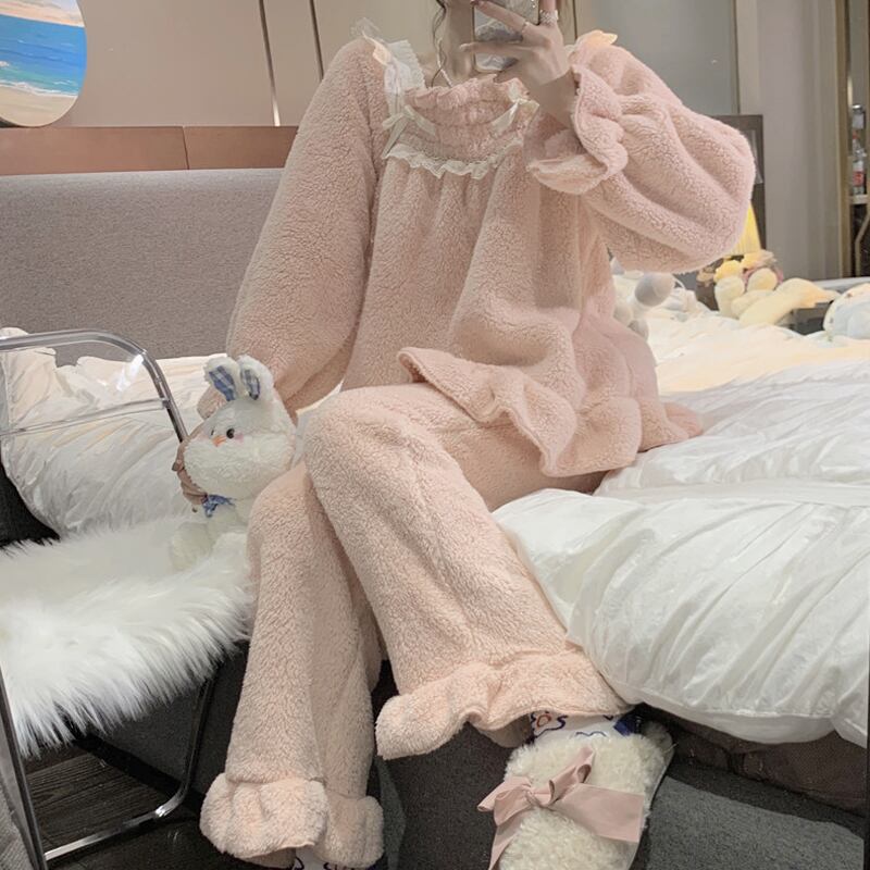 コーラルベルベットオータムウィンタースタイルフランネル 大人ガーリー スウィート キュート カジュアル 秋物 冬物 試着室22358281648