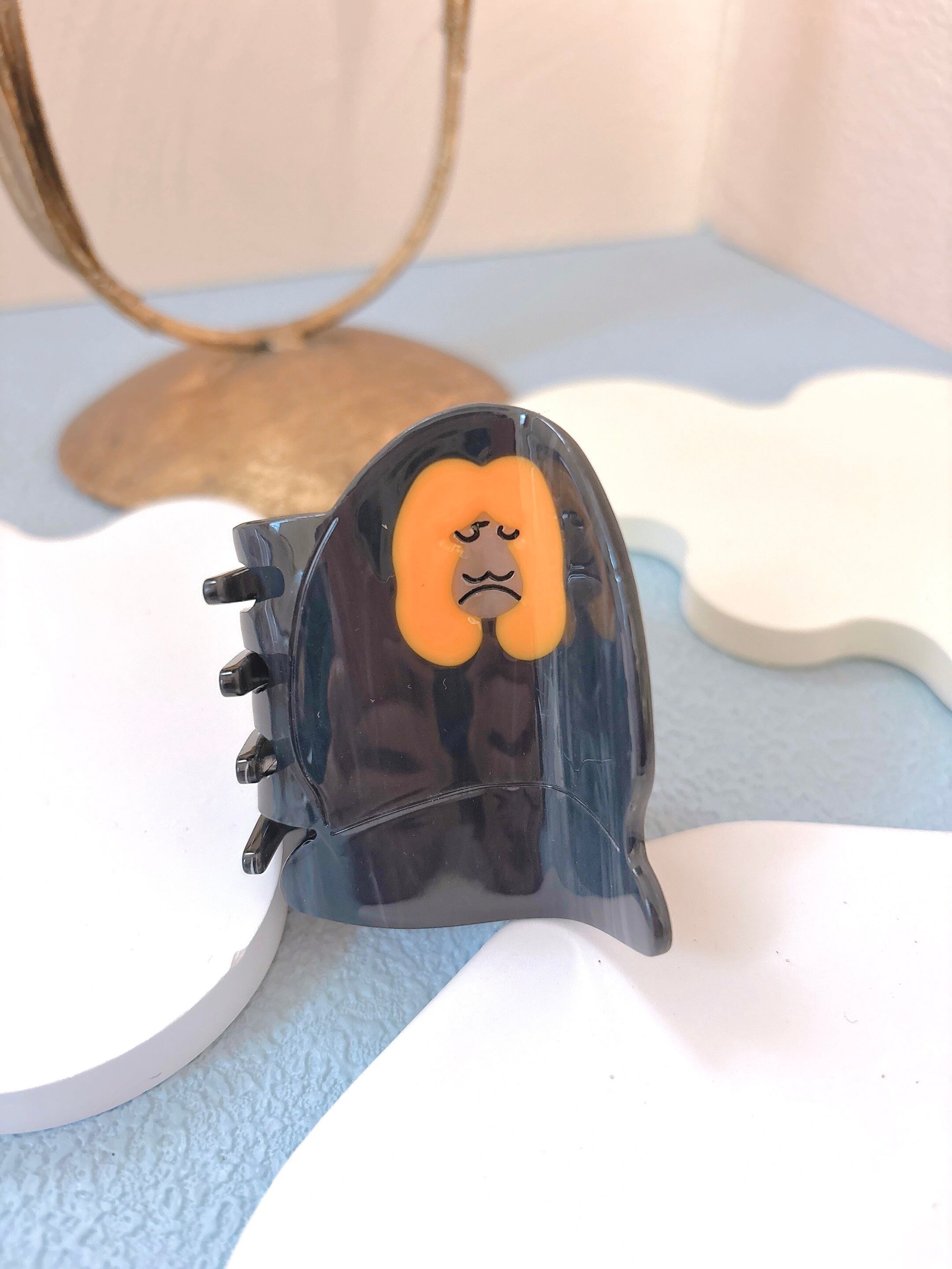 考えるシロガオサキ ヘアクリップ | 動物や生き物のヘアアクセサリー屋