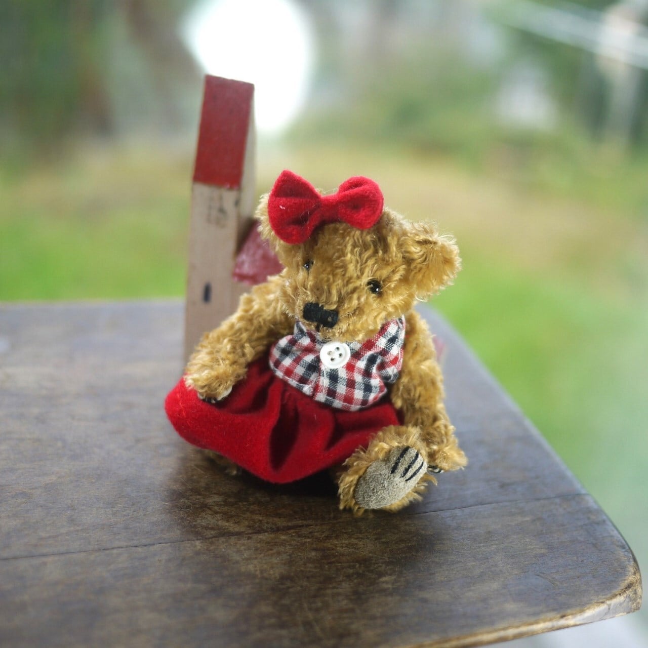 赤いスカートのミニくま ミニテディベア ドイツ