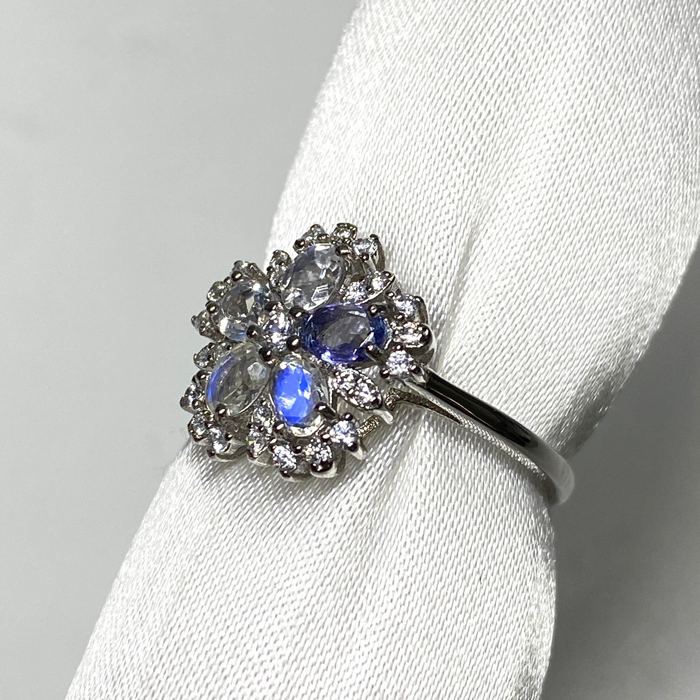 タンザナイト・アンデシンラブラドライト