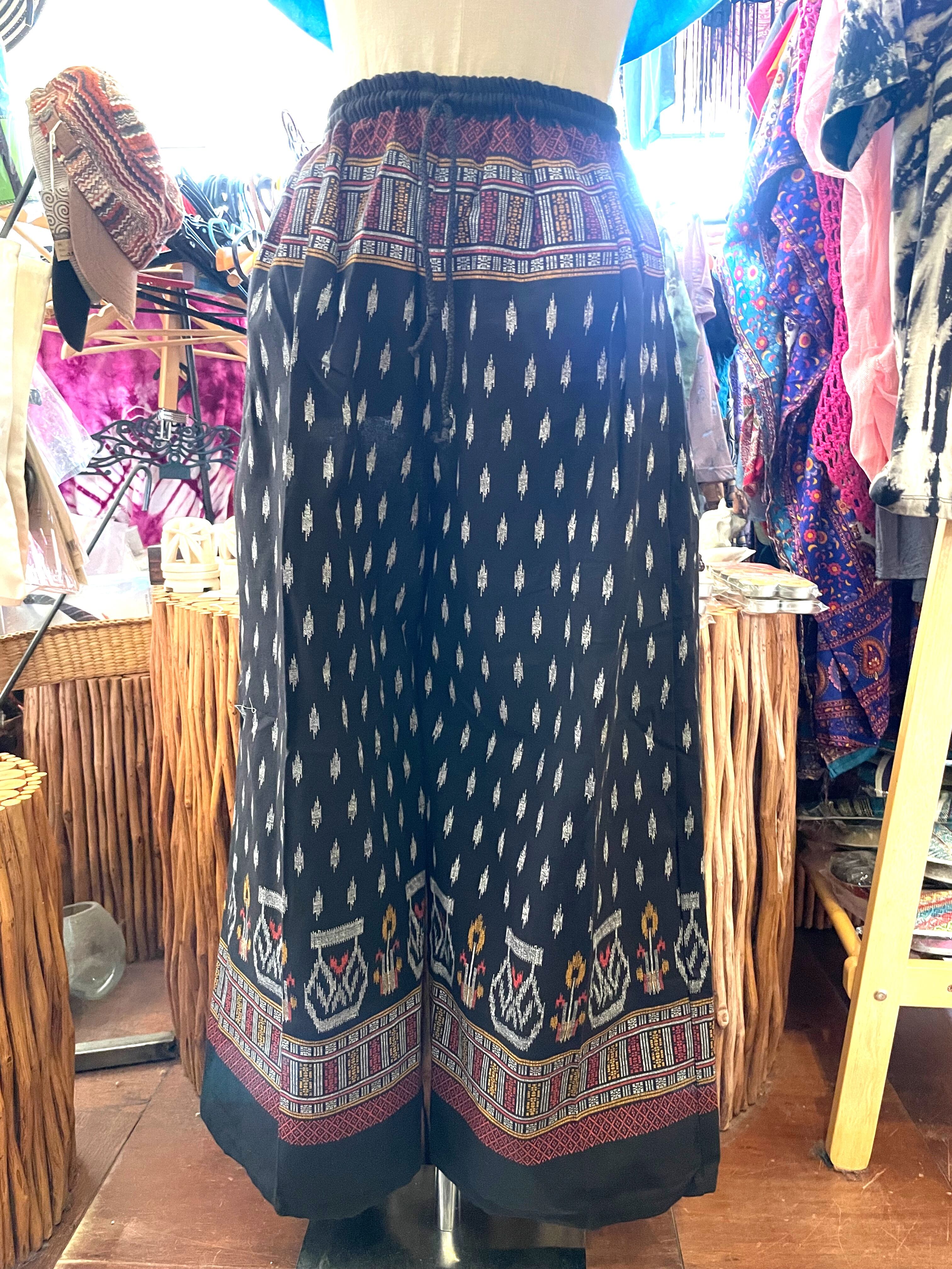 ワイドパンツ 厚手コットンパンツ アジアンパンツ パンツ ワイド ウエストゴム ガウチョ アジアン エスニック 春夏 秋冬 ボトムス 柄 総柄 個性的 ガウチョパンツ フレアパンツ ラップパンツ 大きいサイズ ロングパンツ ポケット付き アジアン衣料  紐 ブラック*アジアン雑賀 No.325