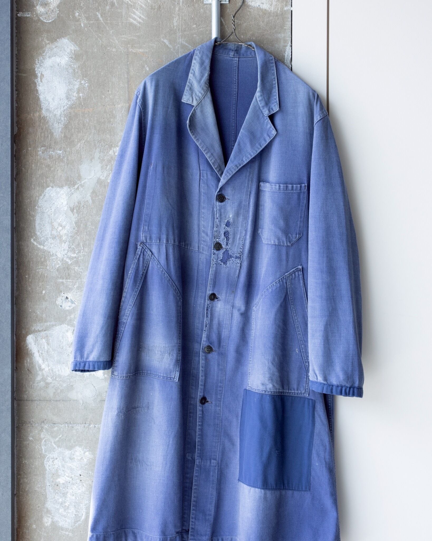 COAT | THREE / ISSUE / CURVE