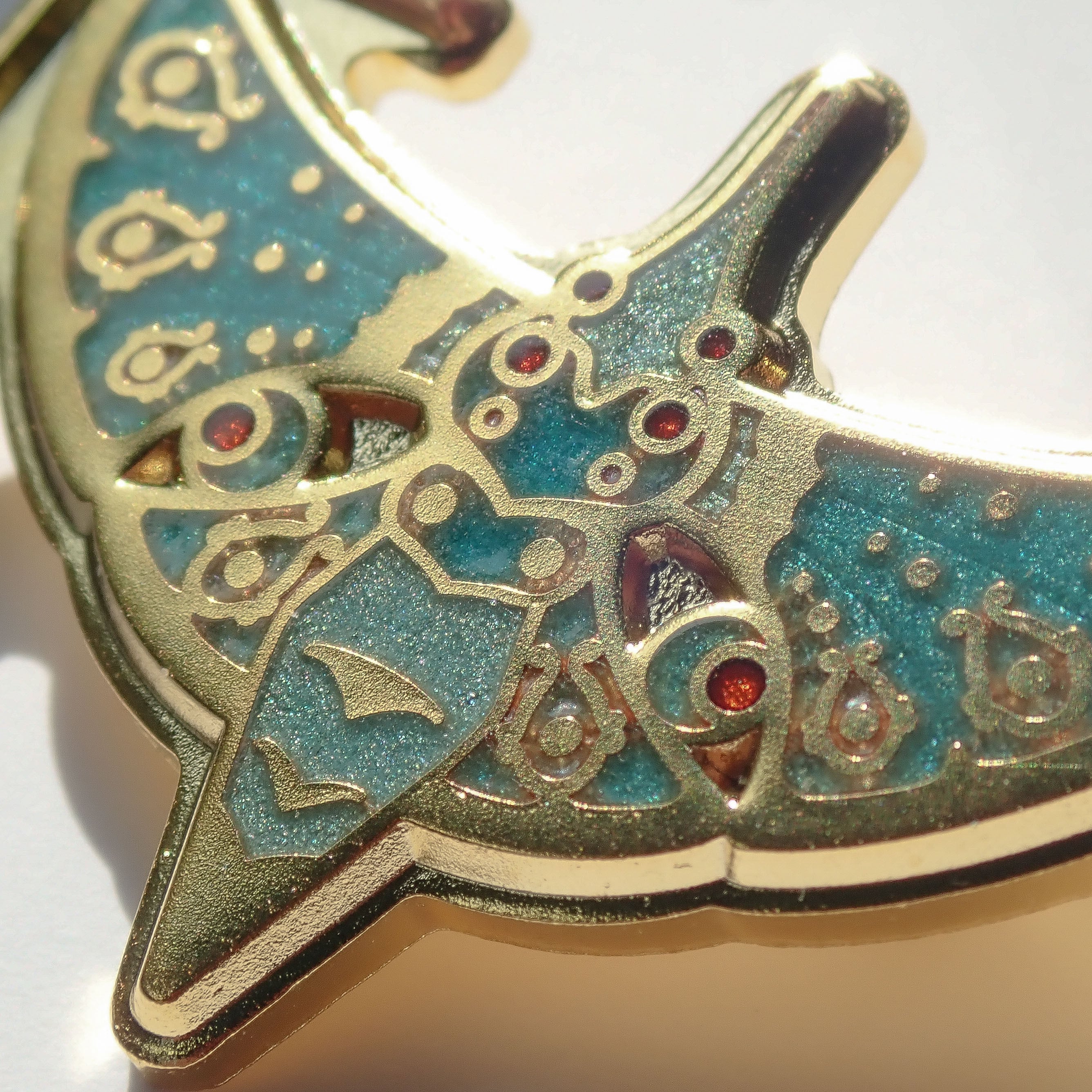 劇場版モノノ怪 第二章 火鼠』 京七宝帯留めブローチ（天秤） | 京きらら