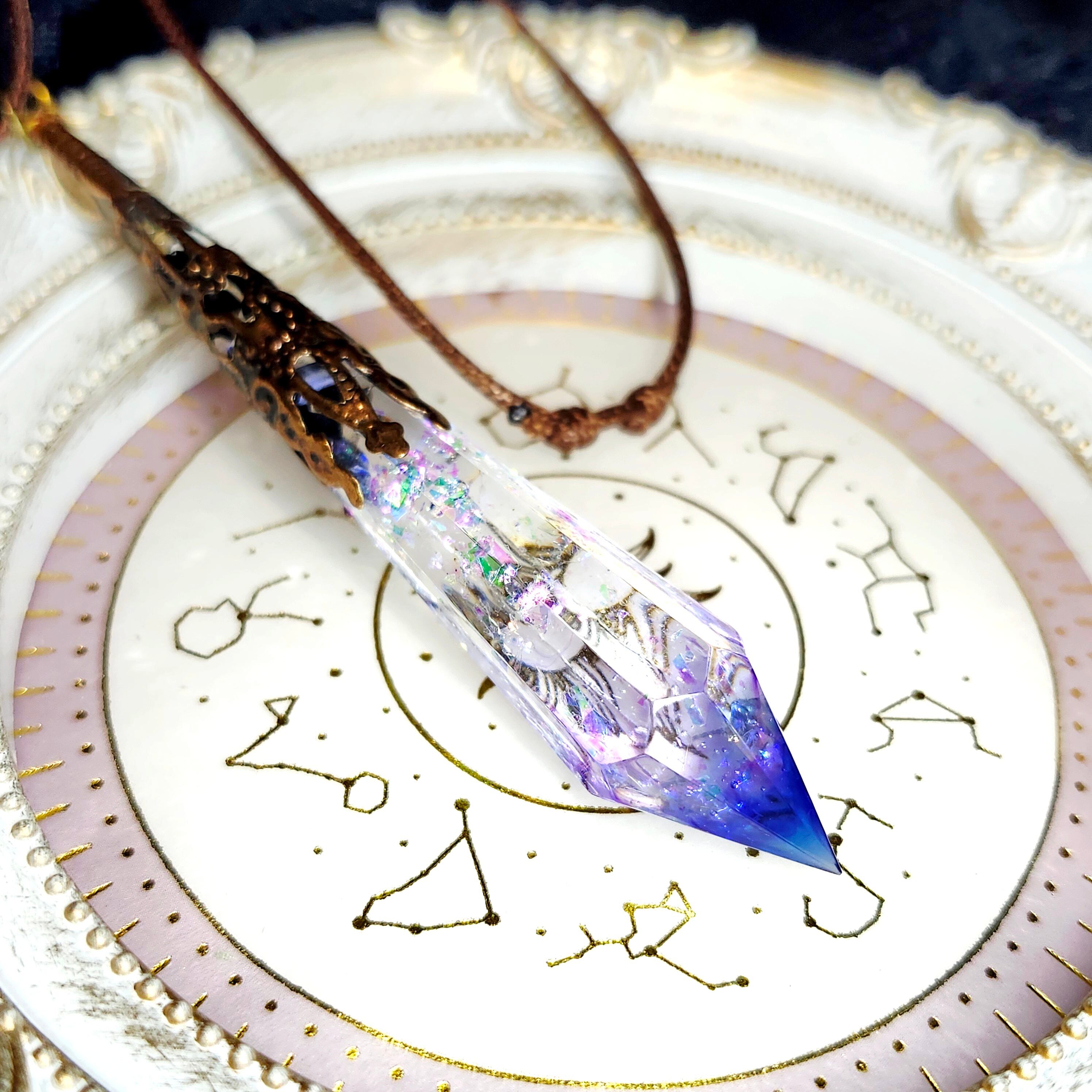 和風】梅結びとタッセルのピアス（イヤリング）（色オーダー可）【着物