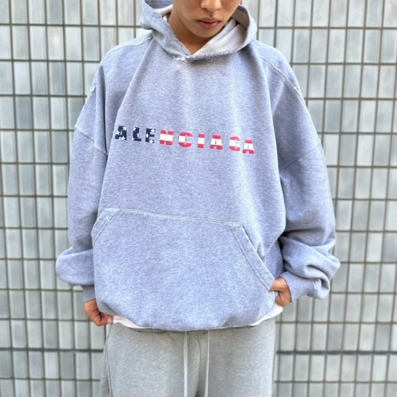 【BALENCIAGA】Large Hoodie - 11