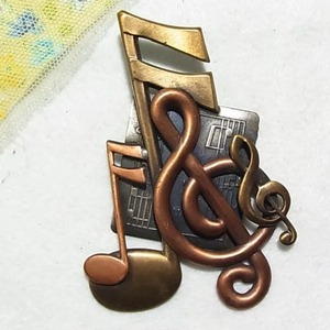 音符とト音記号の大ぶりのブローチ アクセサリーのセール通販 11579B