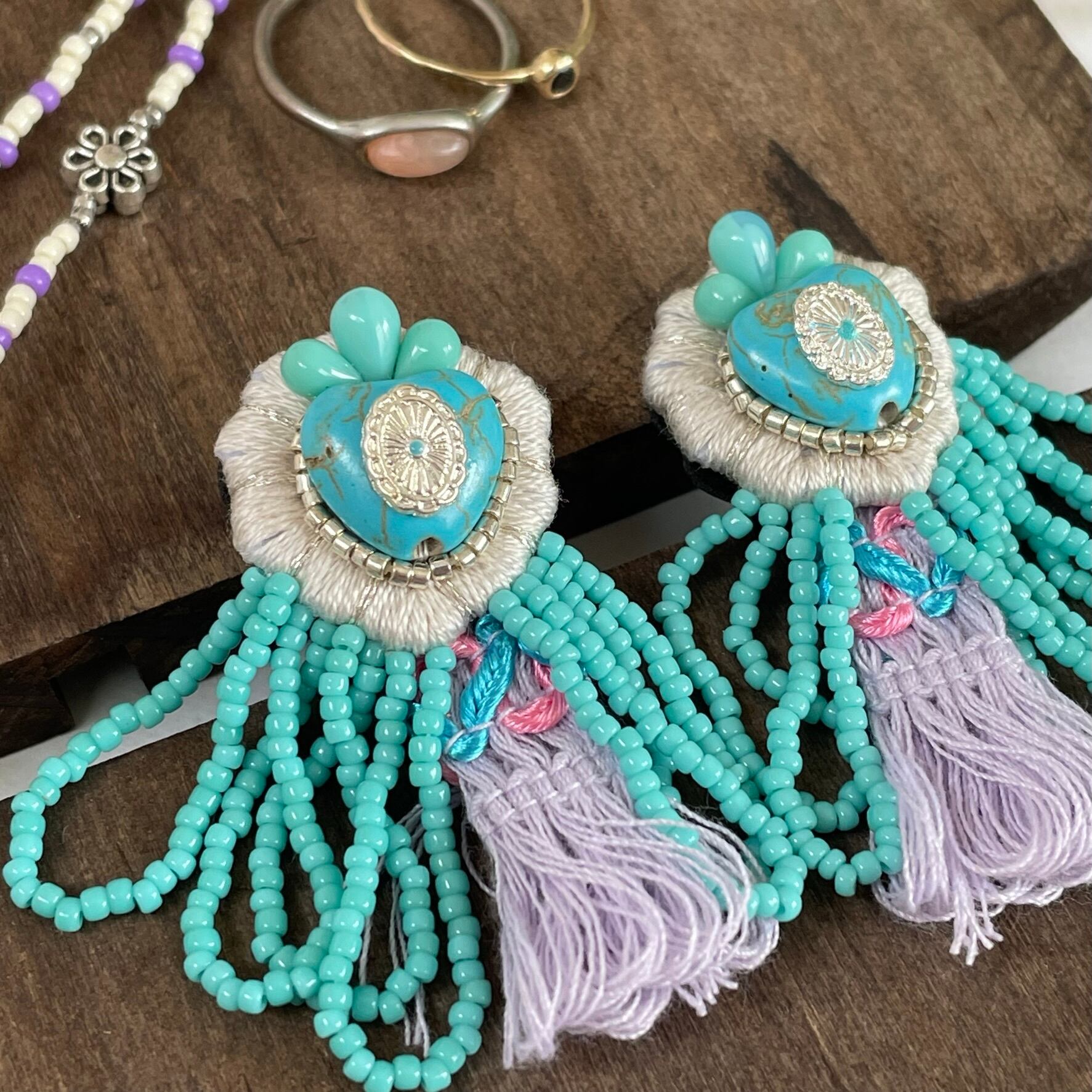 くまちゃん＆刺繍タッセルピアス 歩き疲れ