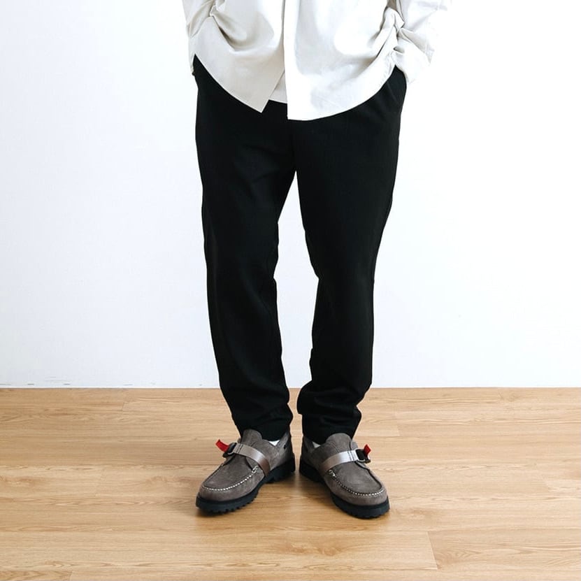 【REAL WORDS】OUTLAST - TACK TAPERED EASY SLACKS:アウトラスト - タックテーパードイージースラックス