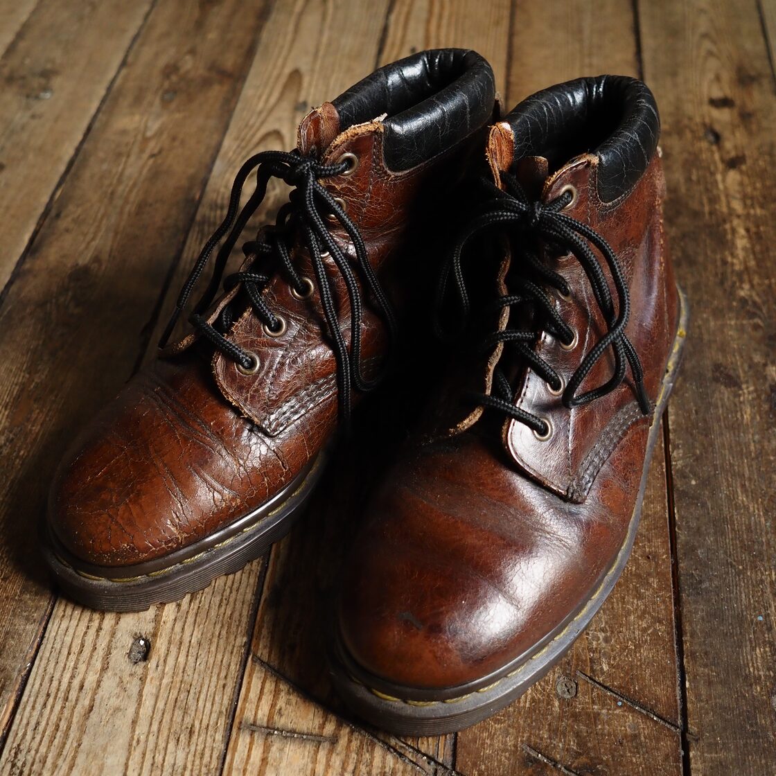 中古】英国製dr.martens(ドクターマーチン)メンズ4ホールイングランド 