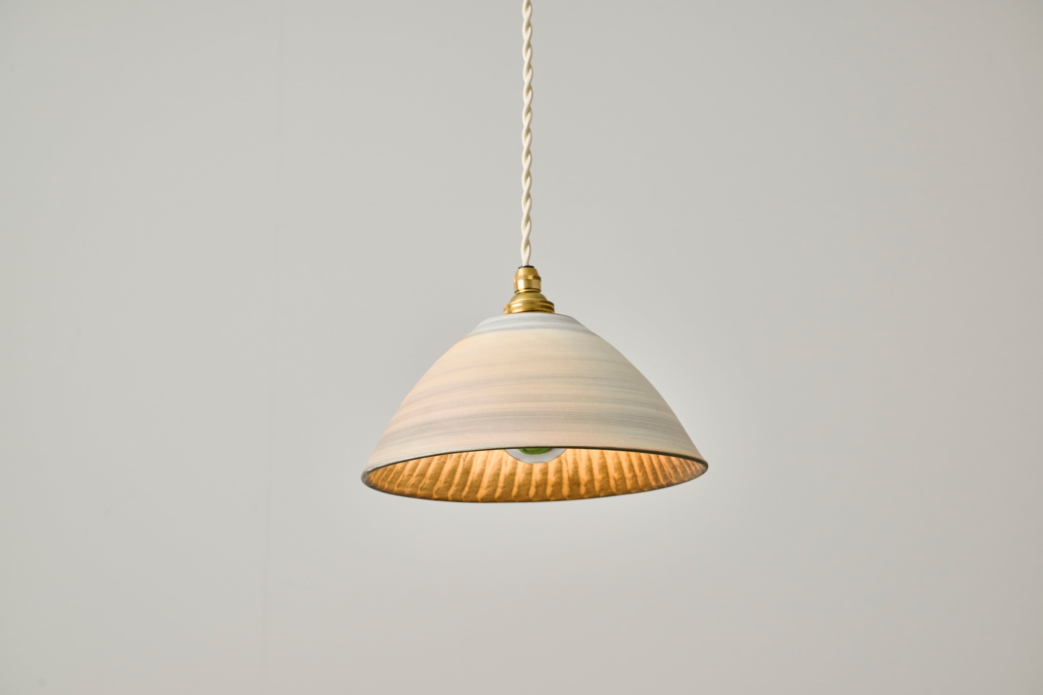 焼締自然釉家灯り ぐい呑み/焼き締め | からつ焼 高麗窯 | 糸島くらし×ここのき 公式通販