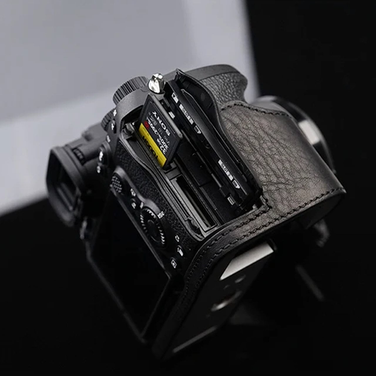 ソニー α7 Ⅳ / α7S Ⅲ / α7R V専用ボディケース | Mr.Stone