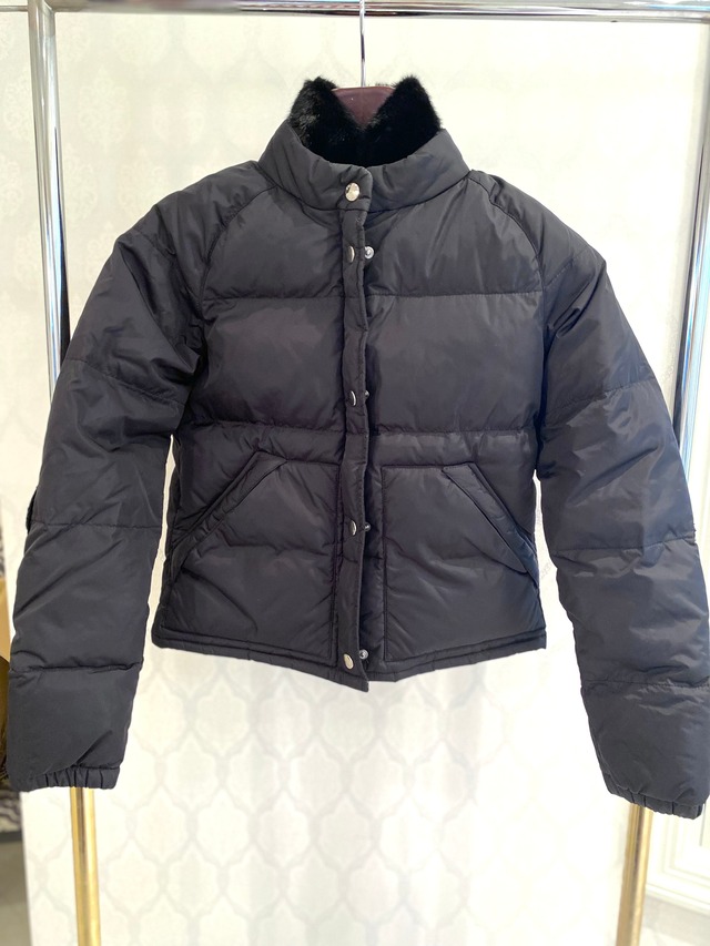 PRADA プラダ プラダ ミンク襟 ビジュ付 ダウンジャケット ブラック 38 