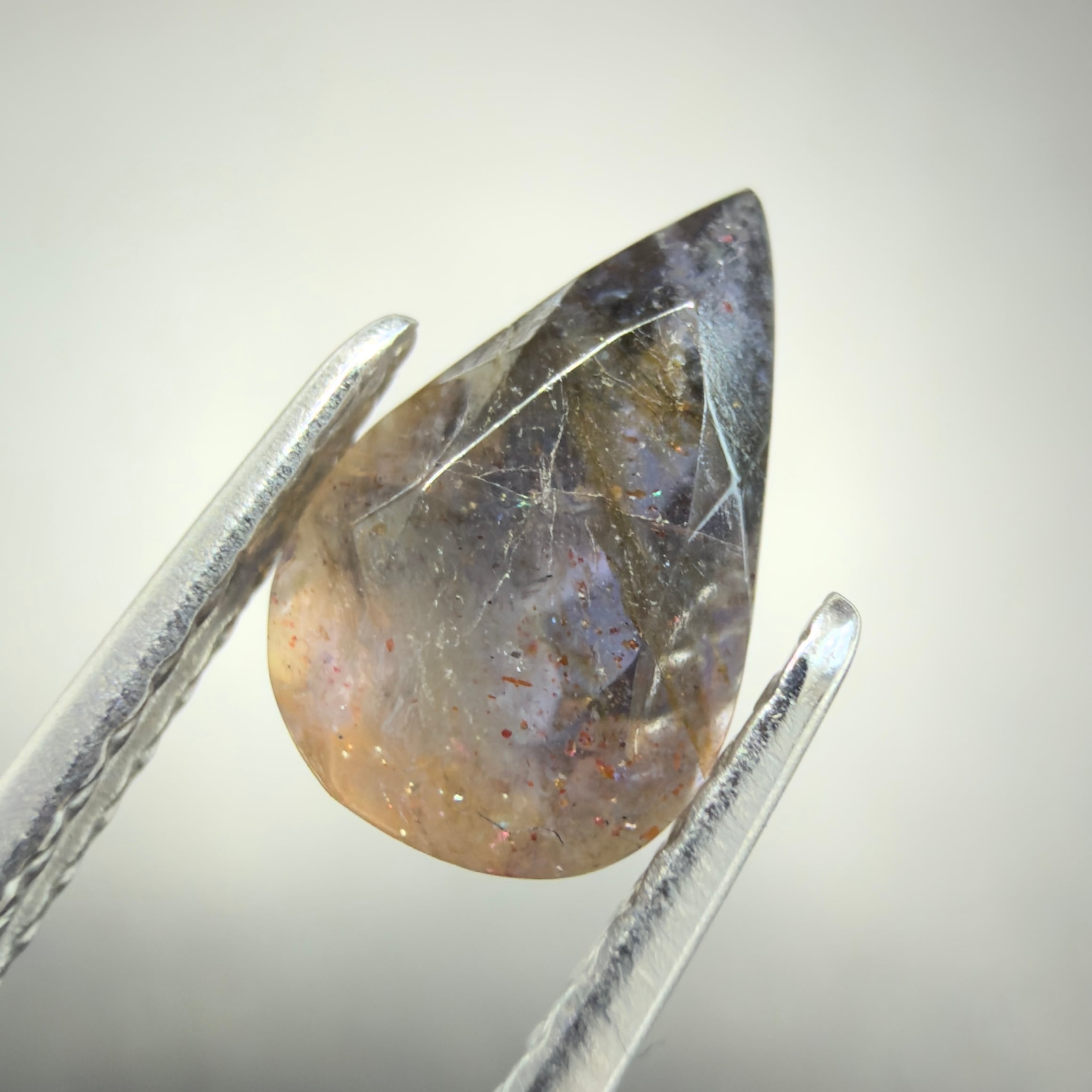 ブラットショットアイオライトルース ブラッドショットアイオライト】 ルース インド産 0.94ct | たからいし