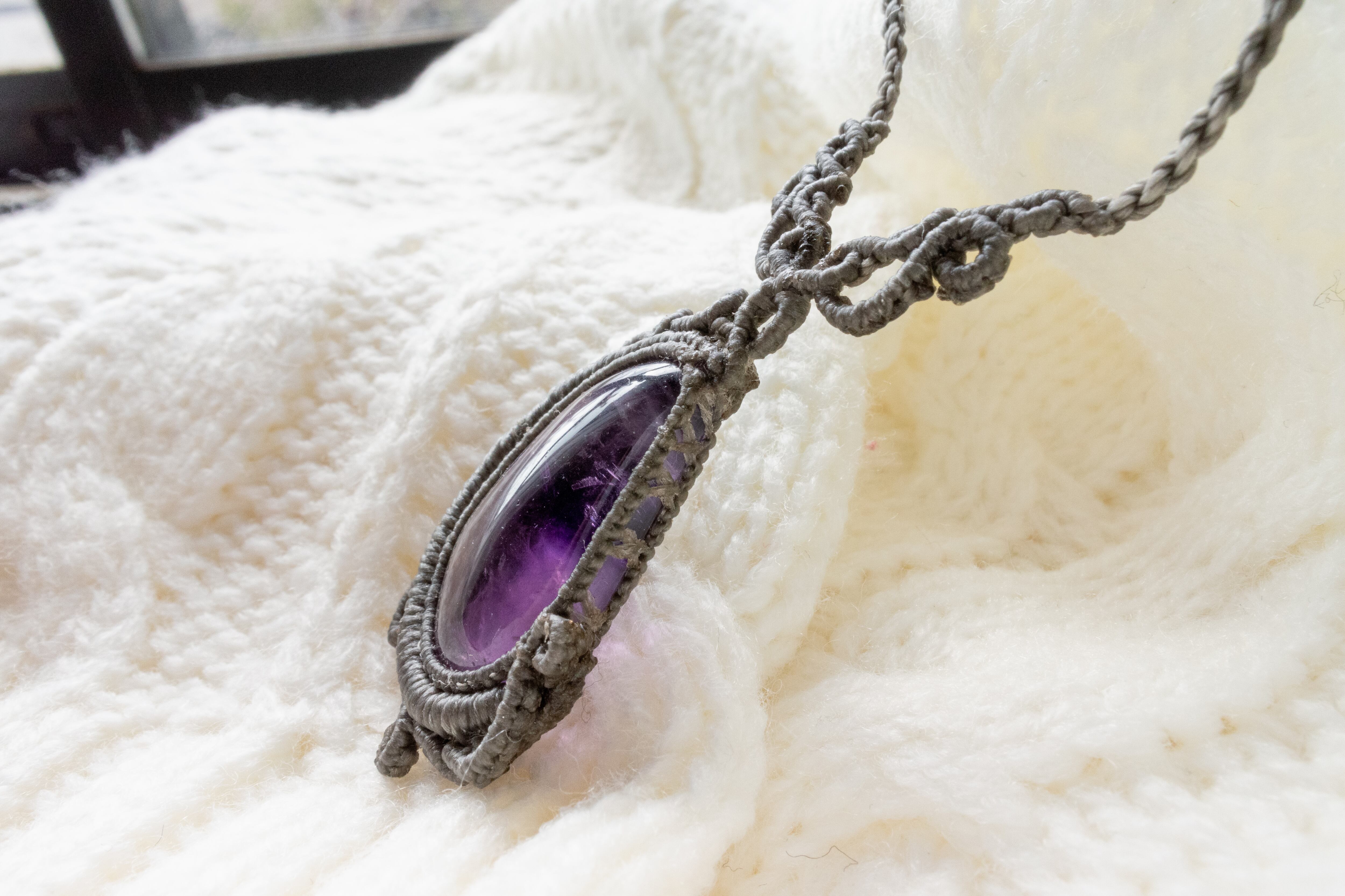 トラピッチェアメジスト「月の雫」ネックレス | マクラメジュエリー