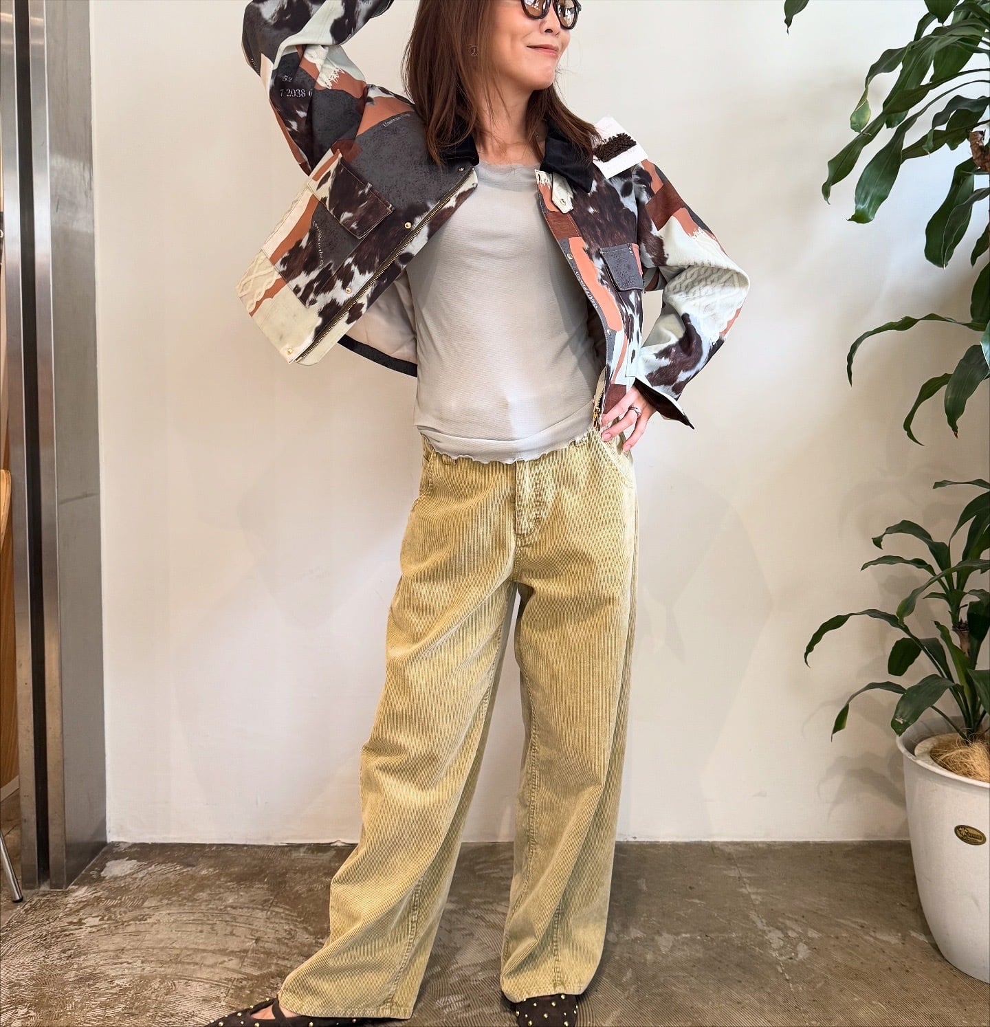 エイミーロウ Eimee Law カウ柄デニムコラージュPtボアカラーJK