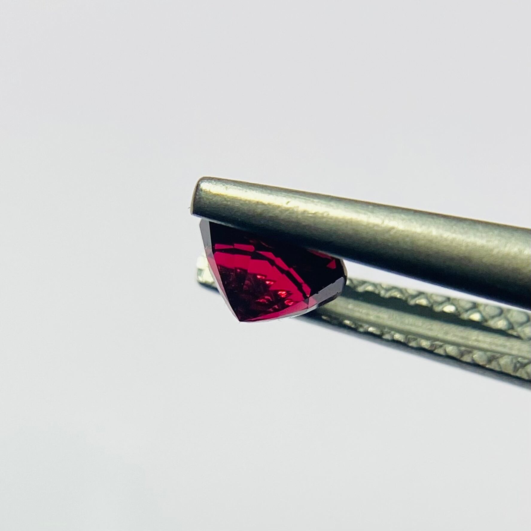 クラシックな王道レッド　ミャンマーモゴック産レッドスピネル