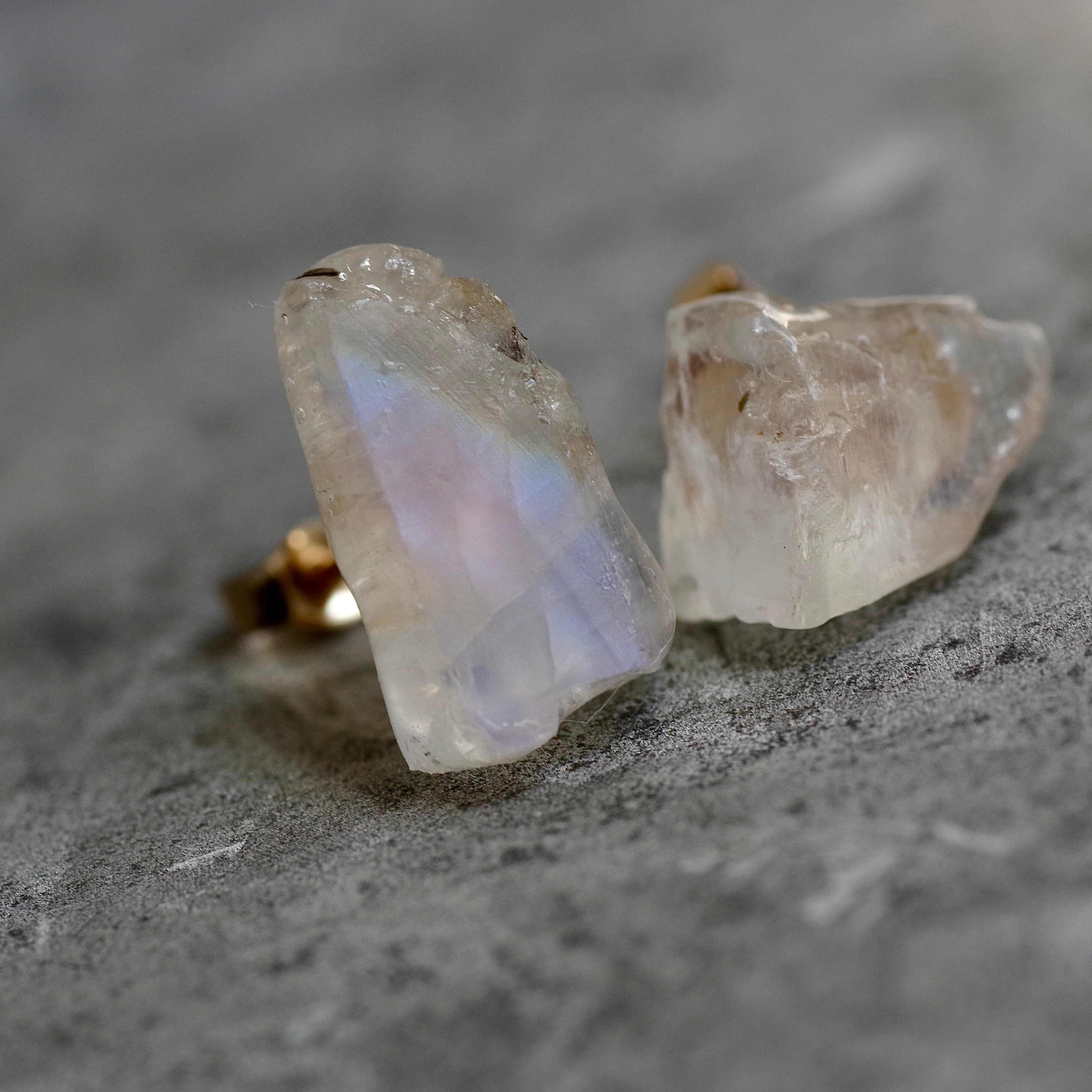 強シラー 宝石質 ラブラドライト 3粒 ピアス 14kgf 強シラー 宝石質 ラブラドライト 3粒 ピアス 14kgf ピアス