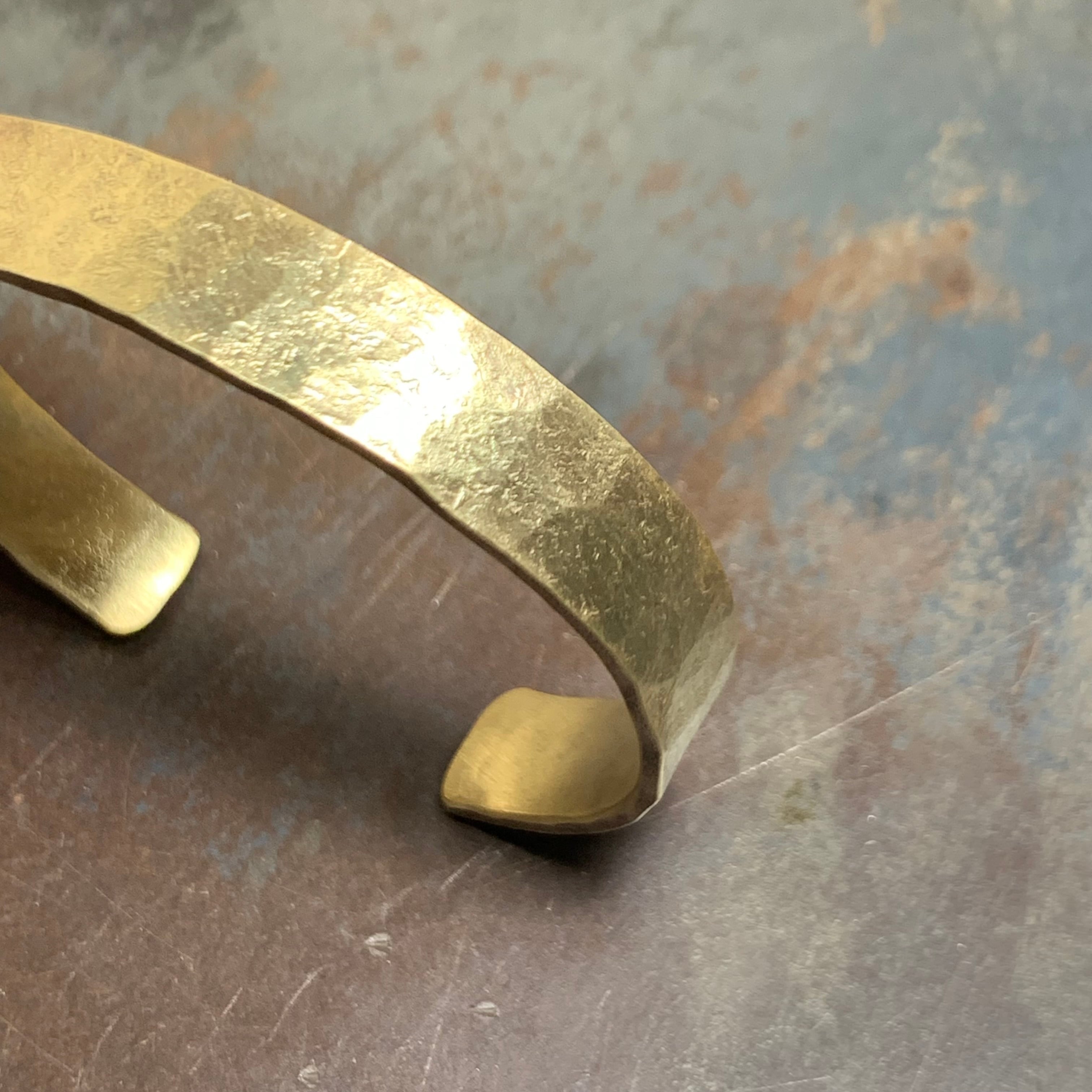 真鍮バングル 荒鎚目 幅広 | kisoubutu