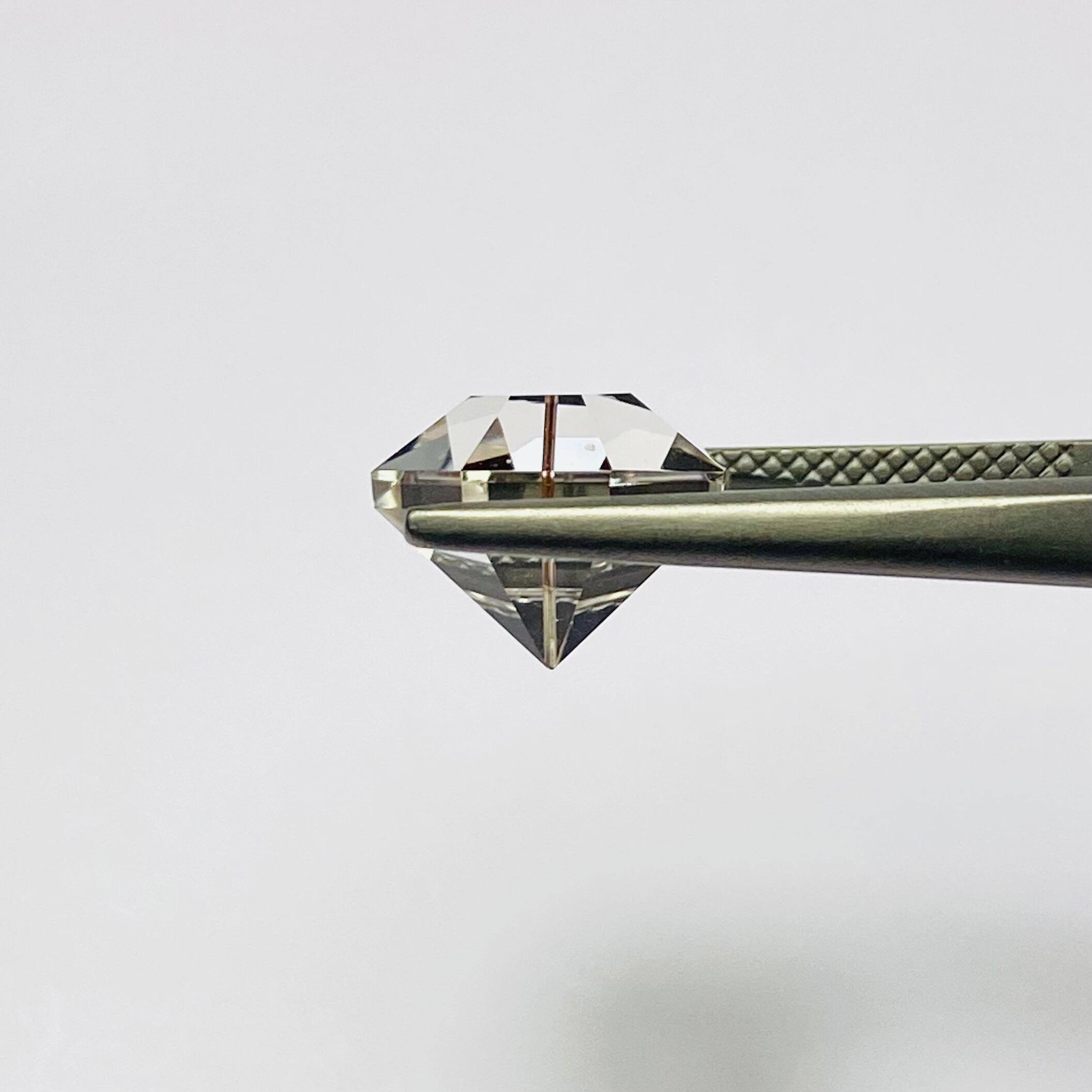 自然と人の美しきコラボ ルチルクオーツ