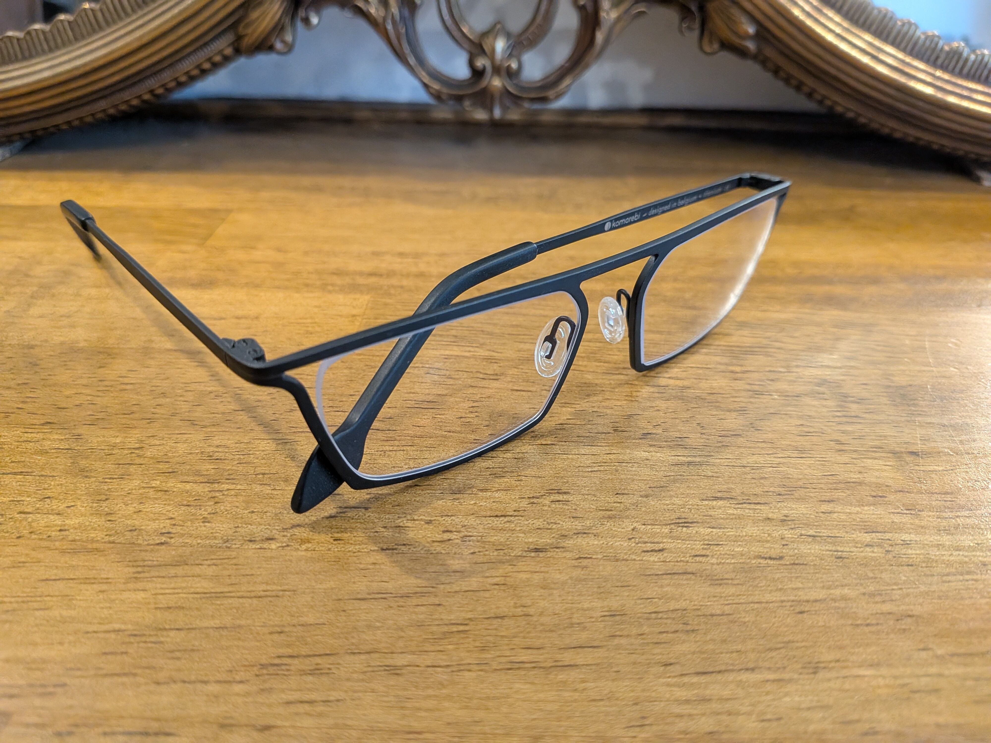 成田悠輔さん愛用品 丸四角メガネ XiT eyewear（エックスアイティ）「C
