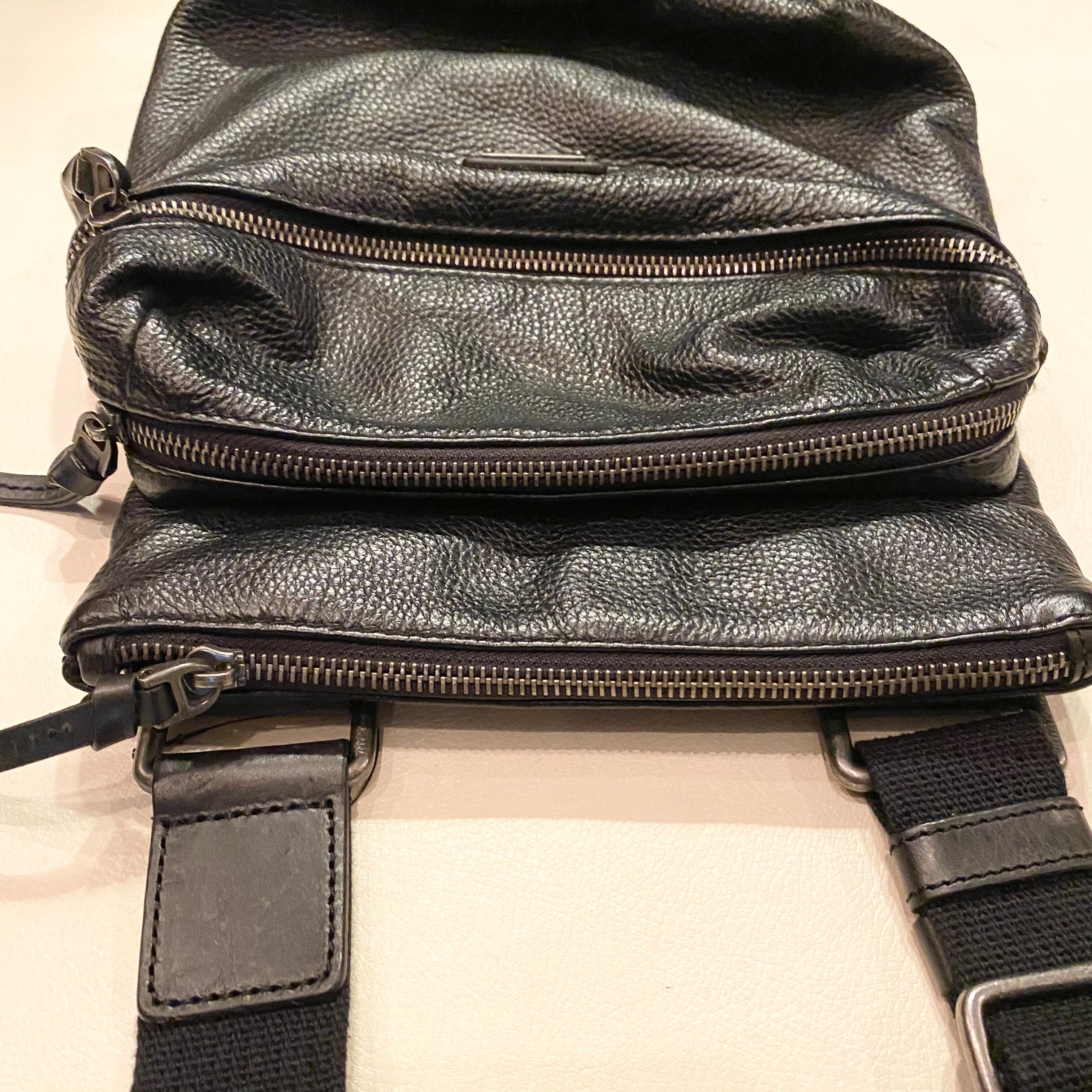 DOLCE&GABBANA black leather multi pocket shoulder bag | NOIR ONLINE