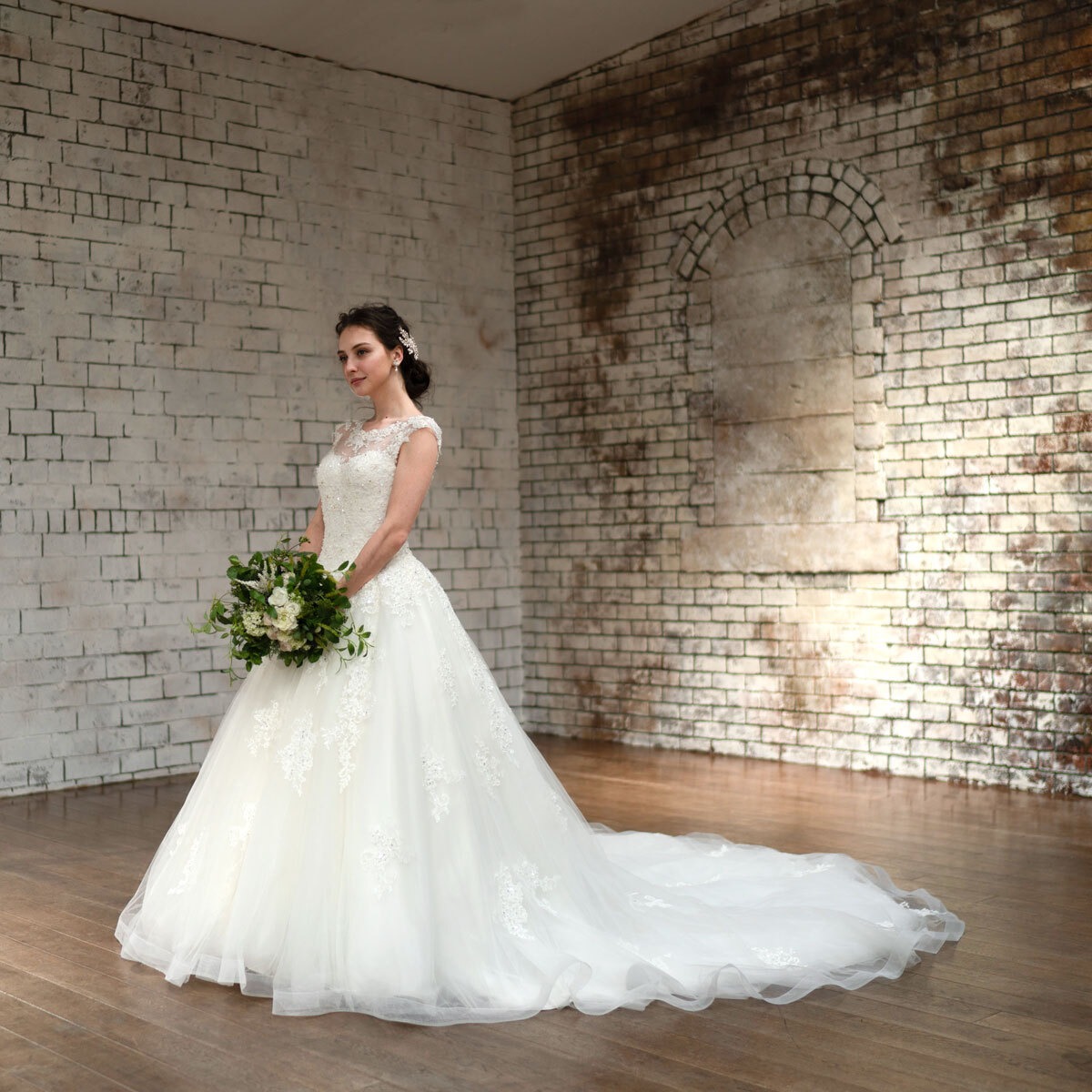 ウェディングドレス デザイン感 ファスナー フレンチスリーブ Aライン  