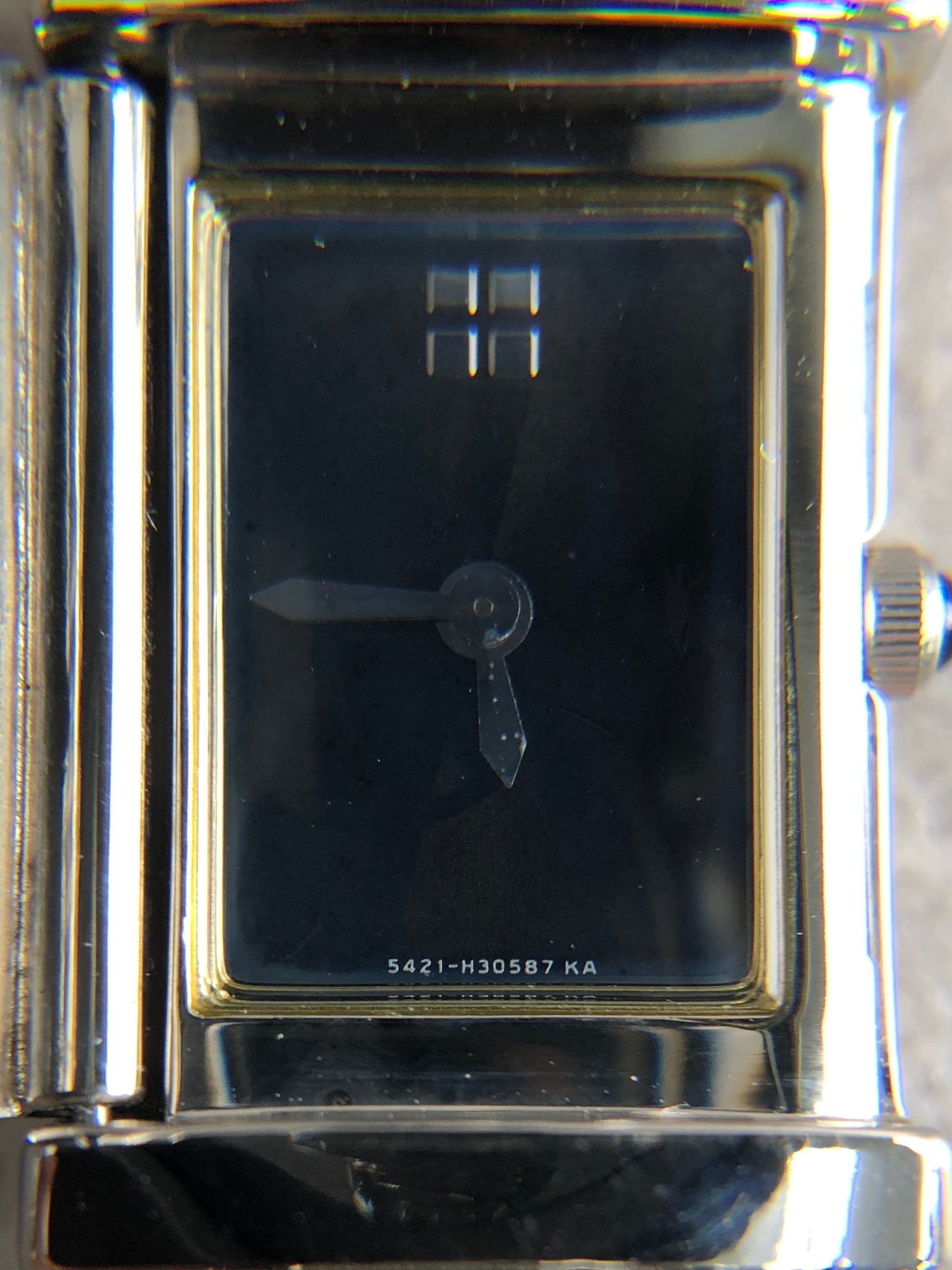 Yves Saint Laurentイヴサンローラン  腕時計 クォーツ Yves Saint Laurent イヴ・サンローラン 腕時計 シルバー ロゴ