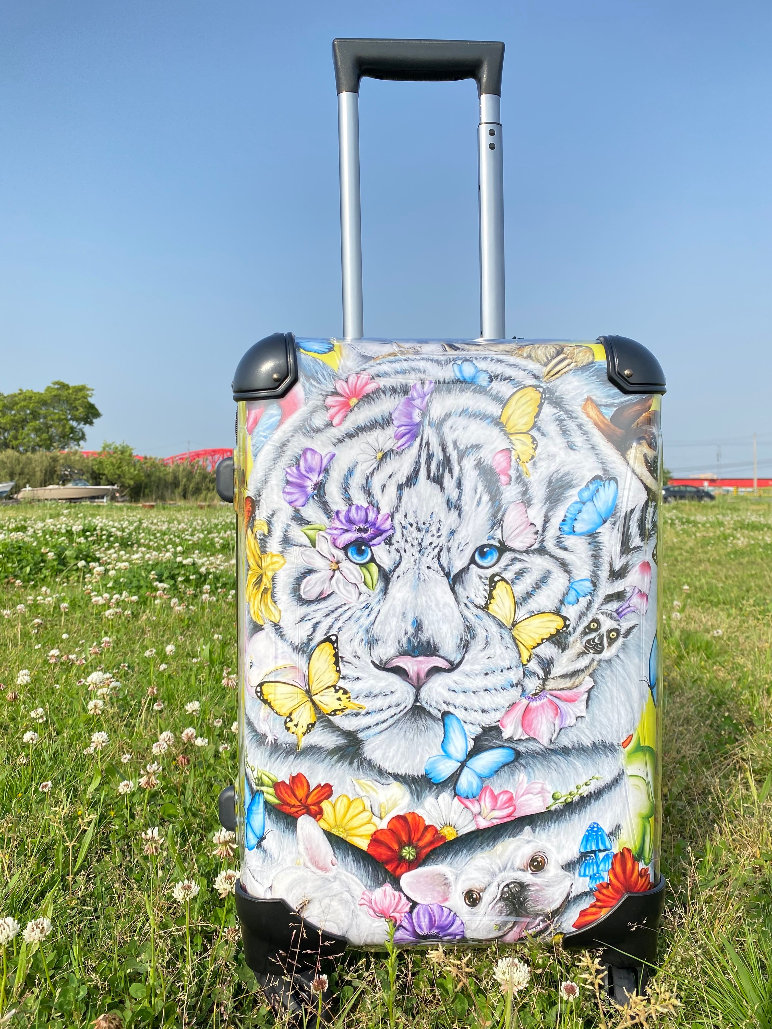 ホワイトタイガーのキャリーケース【機内持込OK】 | mash art