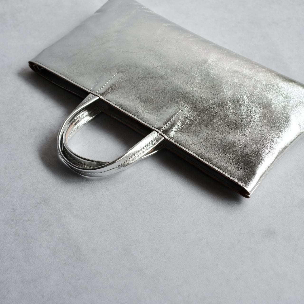 銀製の装飾的クリーマー SS TOTE BAG 01 SILVER | qan:savi