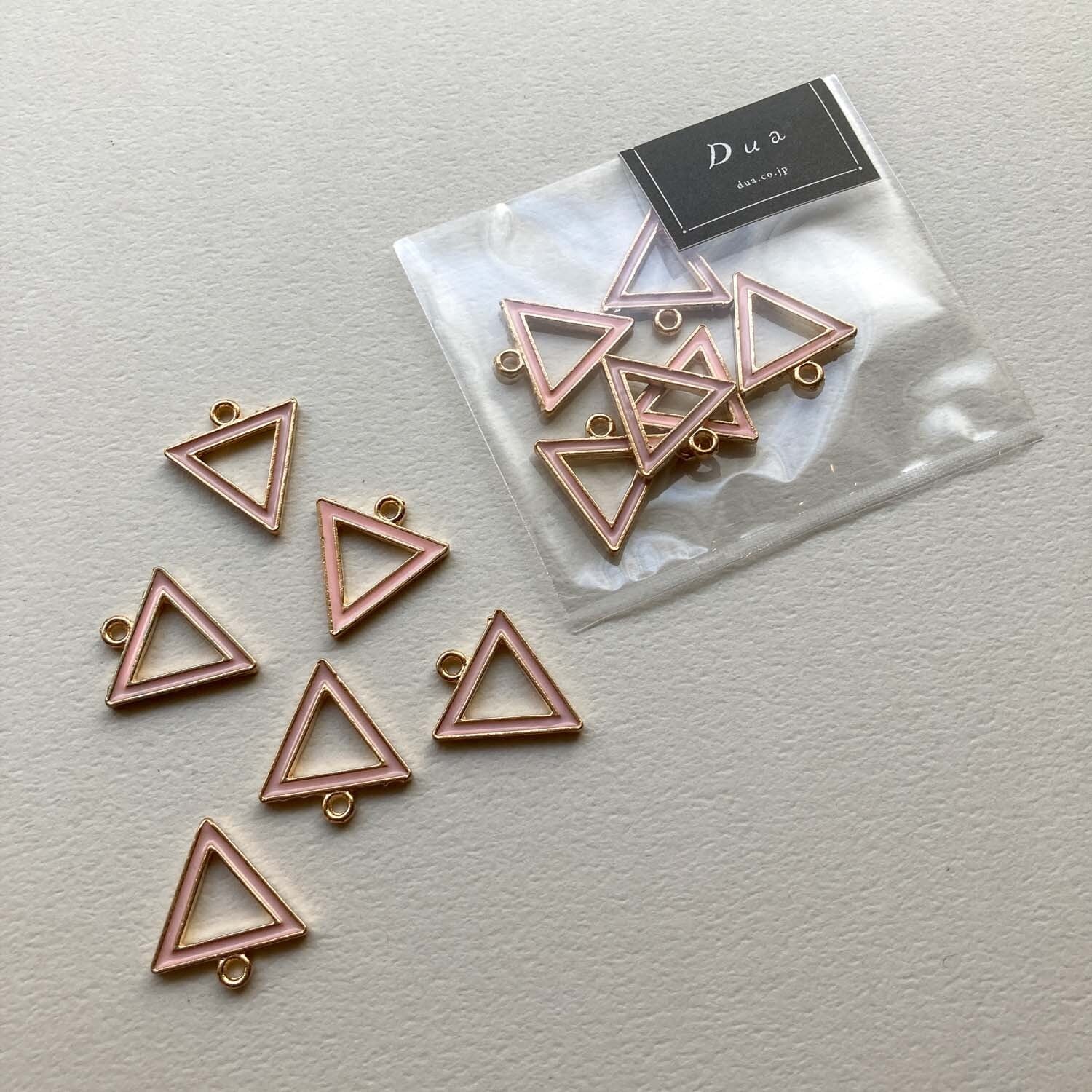 カラフル三角メタルチャームパック（6p） | Dua-アクセサリーパーツ