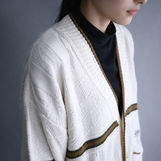 switching line and one point embroidery design loose silhouette 4b cardigan（made in italy）