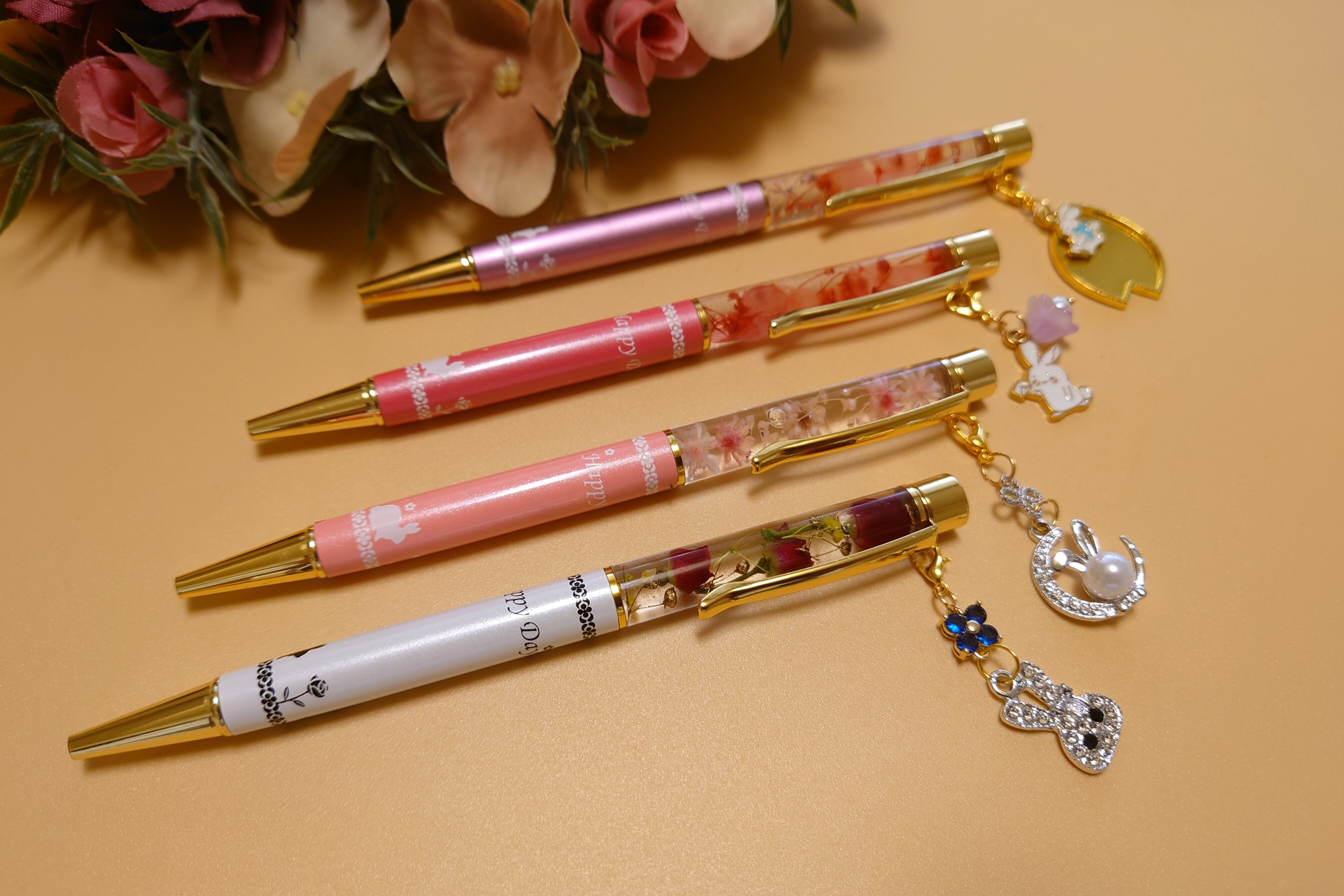 白うさぎ/ネザー】〜❄︎蓄光ハーバリウムボールペン❄︎〜❤︎人参  