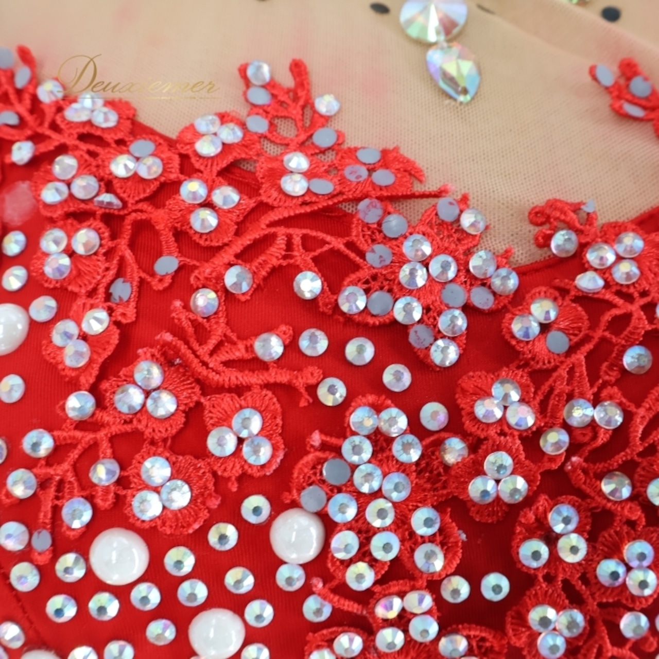 社交ダンス 衣装 スタンダードドレス ドレス ワンピース 赤 フリル レース デモ 競技 ダンス パーティ 発表会 豪華 華やか 真っ赤 上品 レッド系 フリルレース おしゃれ デザイン 競技用 衣装 女性用 パフォーマンス ステージ衣装 ステージパフォーマンス