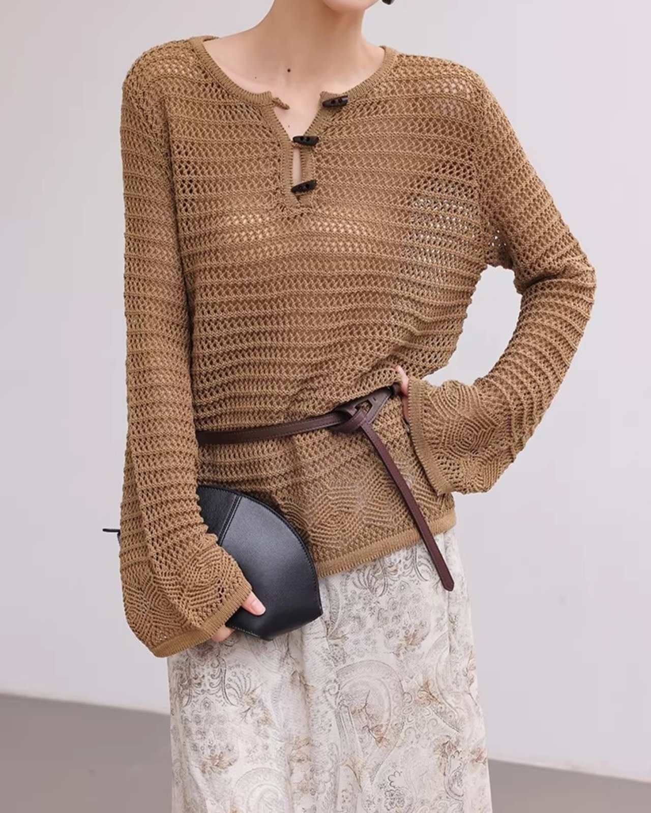 Long Sleeve V-Neck Knit Pullover     L0048