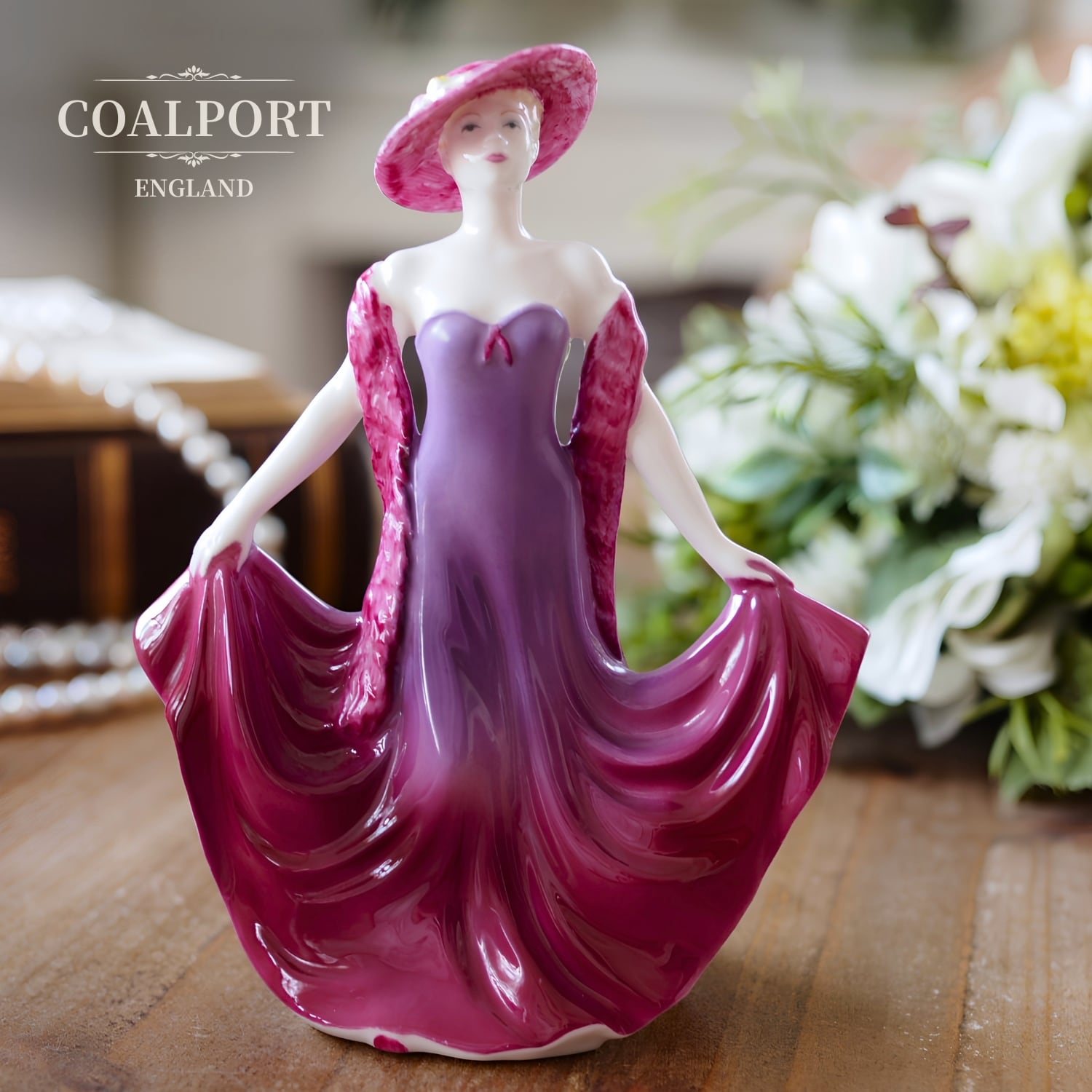 コールポート Veronica 陶器人形 Ladies of Fashion WEDGWOOD - 美品
