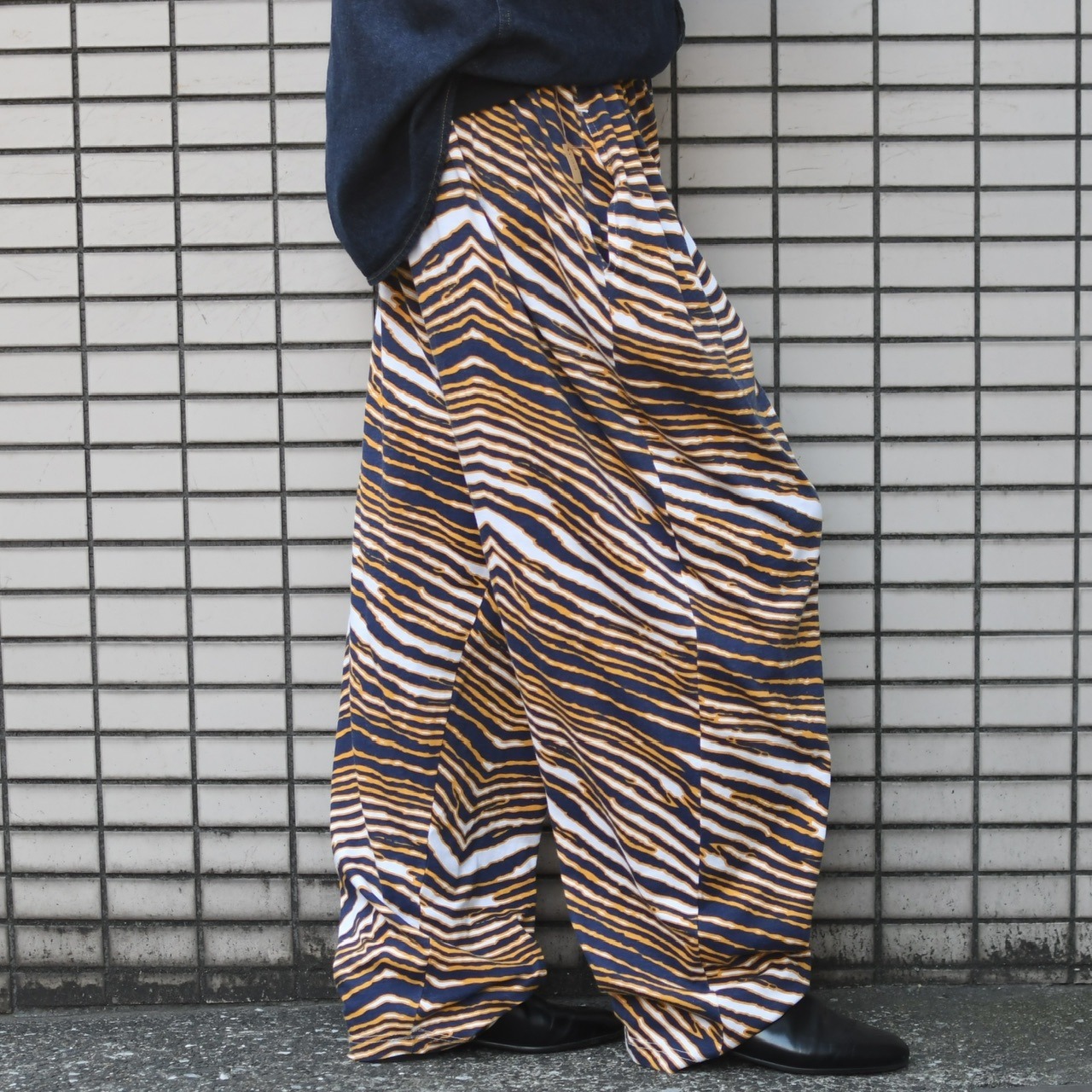 Zubaz zebra pattern wide easy pants