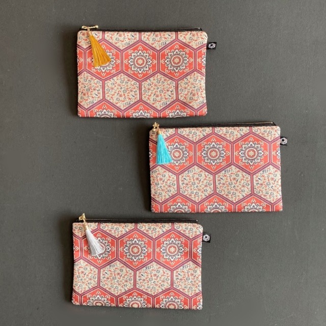 おびポーチ≪小≫　RED×六角　フラットファスナーポーチ　