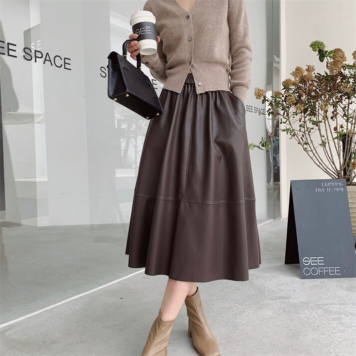 スカート レディース フレアスカート 膝下 ミモレ ミモレ丈 フレア Aライン ウエストゴム レザー かわいい 大人可愛い きれいめ シンプル カジュアル 大人 上品 おしゃれ お洒落 かっこいい レトロ 大人女子 こなれ感 ラフ ルーズ 個性的 クール モード系 エレガント 存在感 抜け感 無地 秋 10代 20代 30代 40代 レディース オフィス デート お出かけ 女子会 休日 着回し 普段使い 韓国 韓国系 送料無料 ファッション コーデ スタイル 楽ちん モテ 定番 プチプラ トレンド 流行