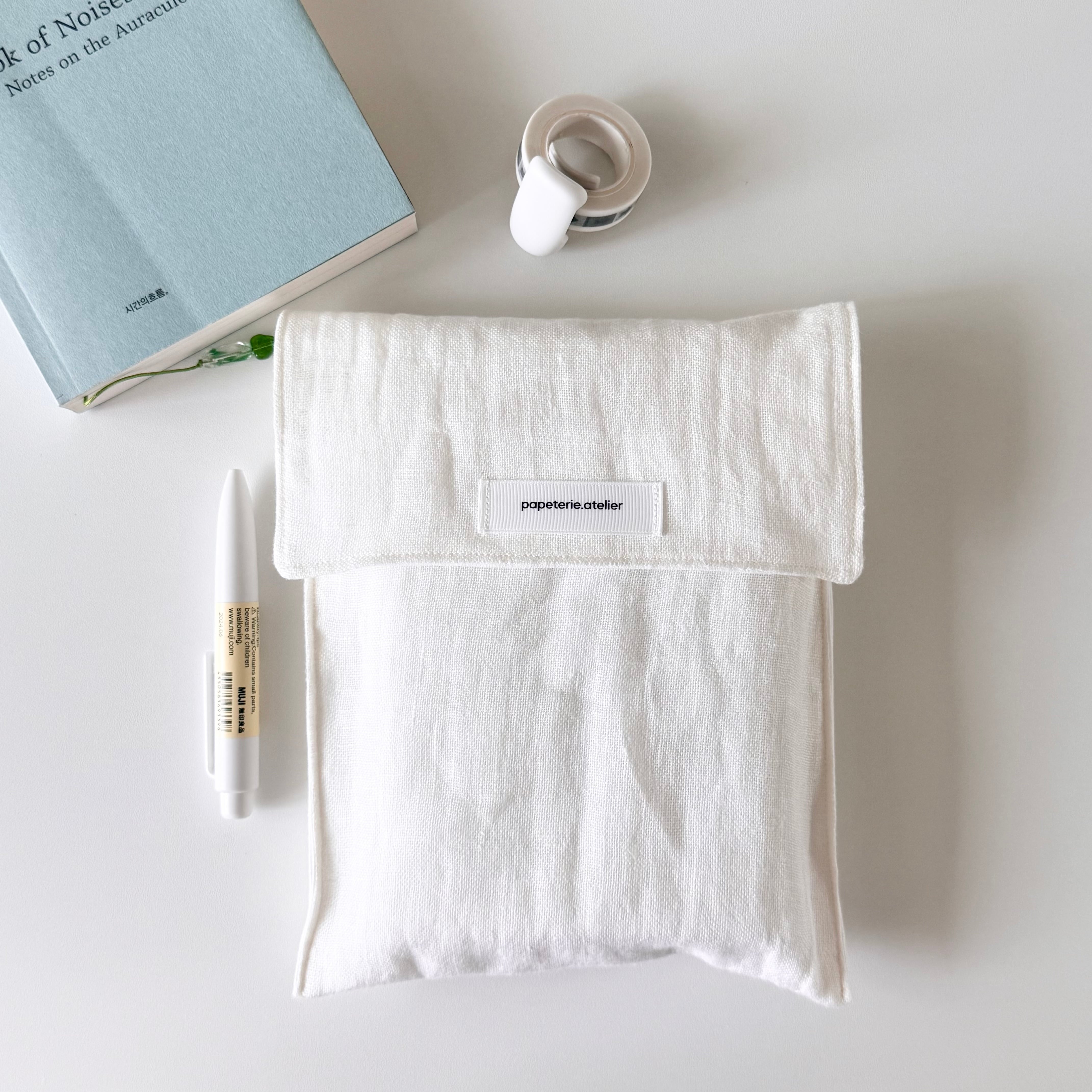papeterie.atelier 〔cocon book pouch -white-〕
