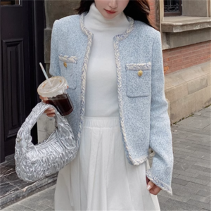 【送料無料】 ジャケット アウター 羽織り 袖あり 長袖 Aライン フレア ショート ボタン 装飾 かわいい 大人可愛い 大人女子 こなれ感 シンプル カジュアル 大人 上品 おしゃれ お洒落 ラフ コンサバ エレガント 春 20代 30代 40代 レディース 女性 ママ デート お出かけ お茶会 女子会 休日 演奏会 授業参観 OL 通勤 着回し プチプライス デイリーユース 普段使い オルチャン 韓国系 ファッション 着痩せ インスタ映え