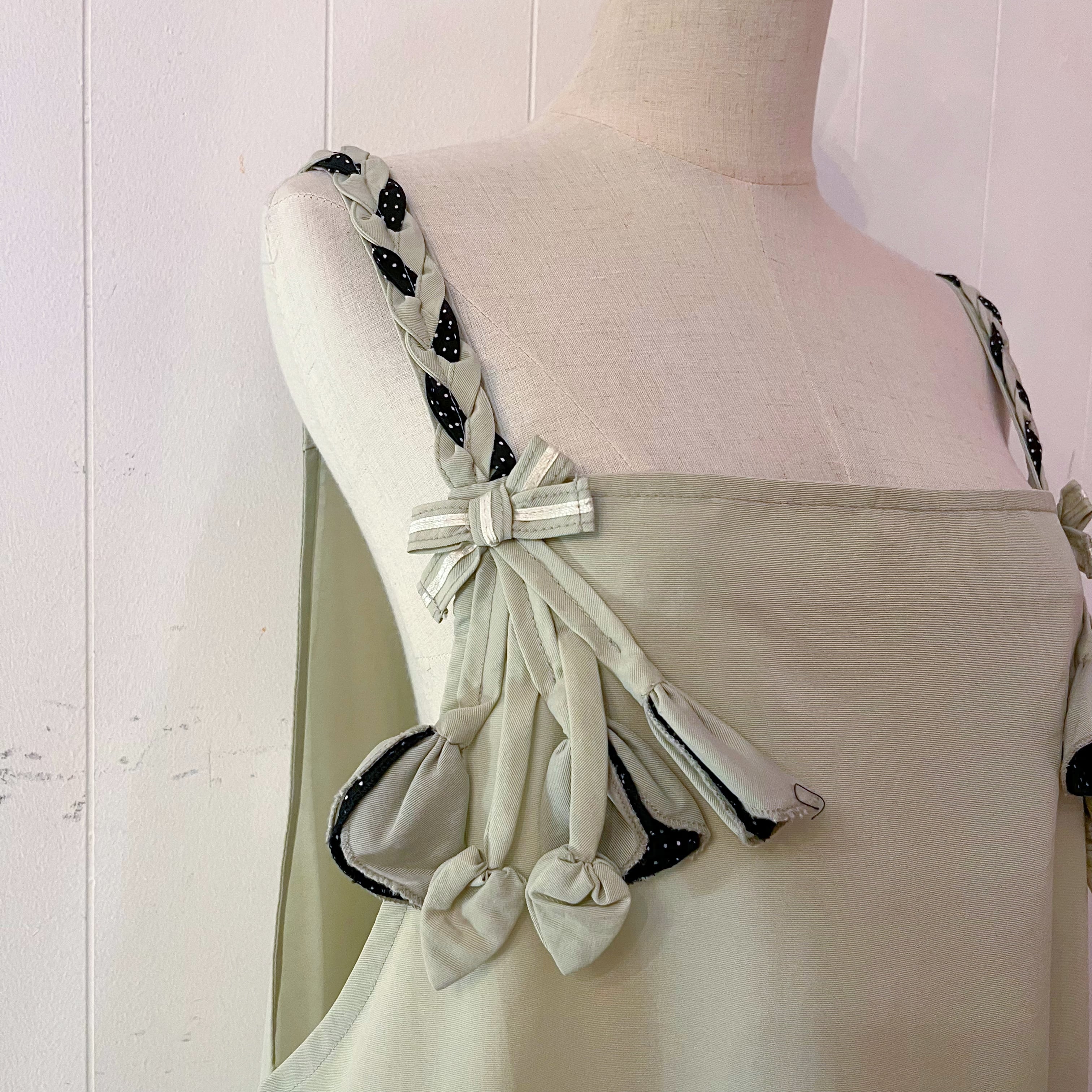 dot ribbon flower jumper skirt